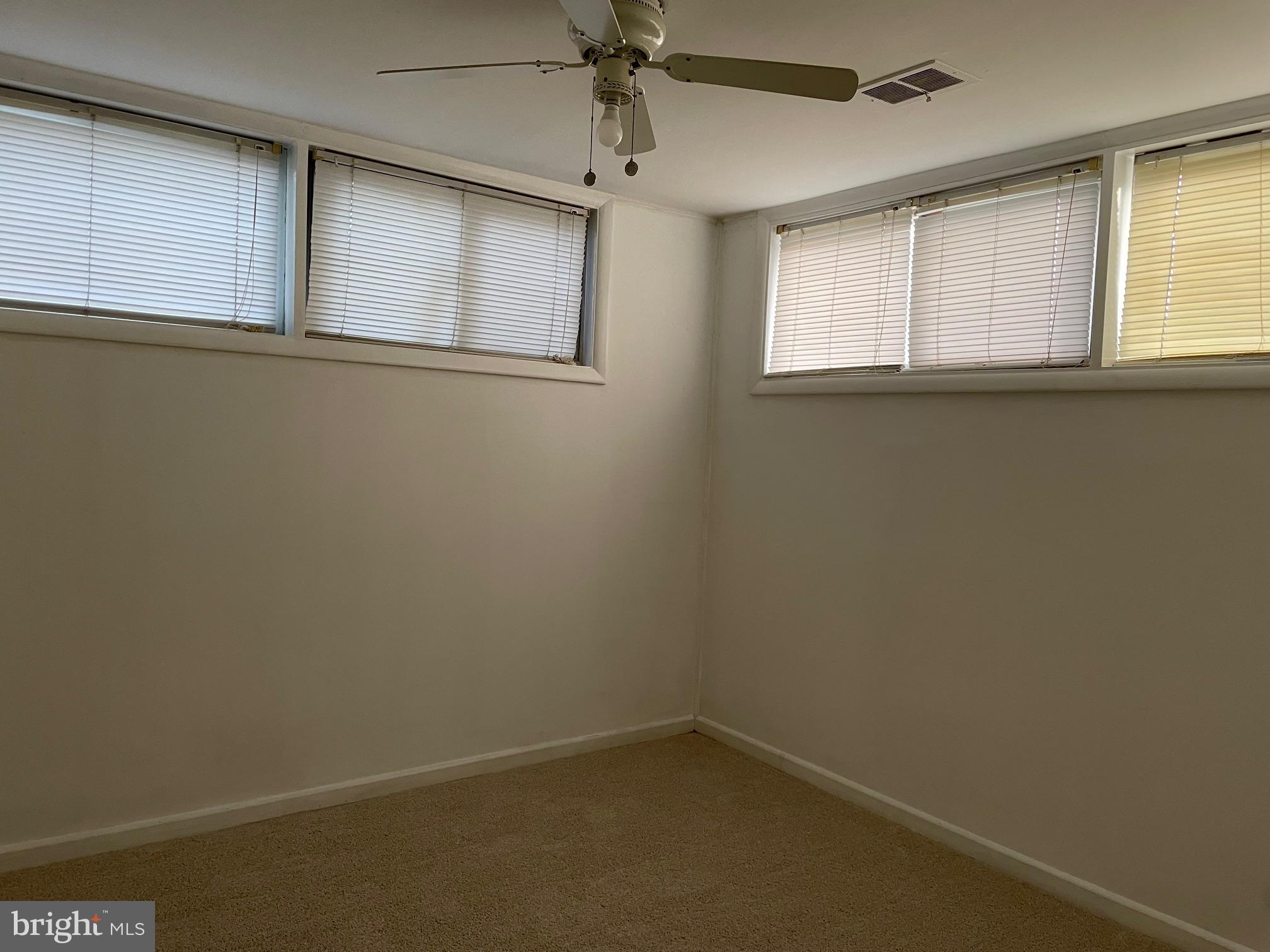 MCLEAN MANOR - Residential Lease