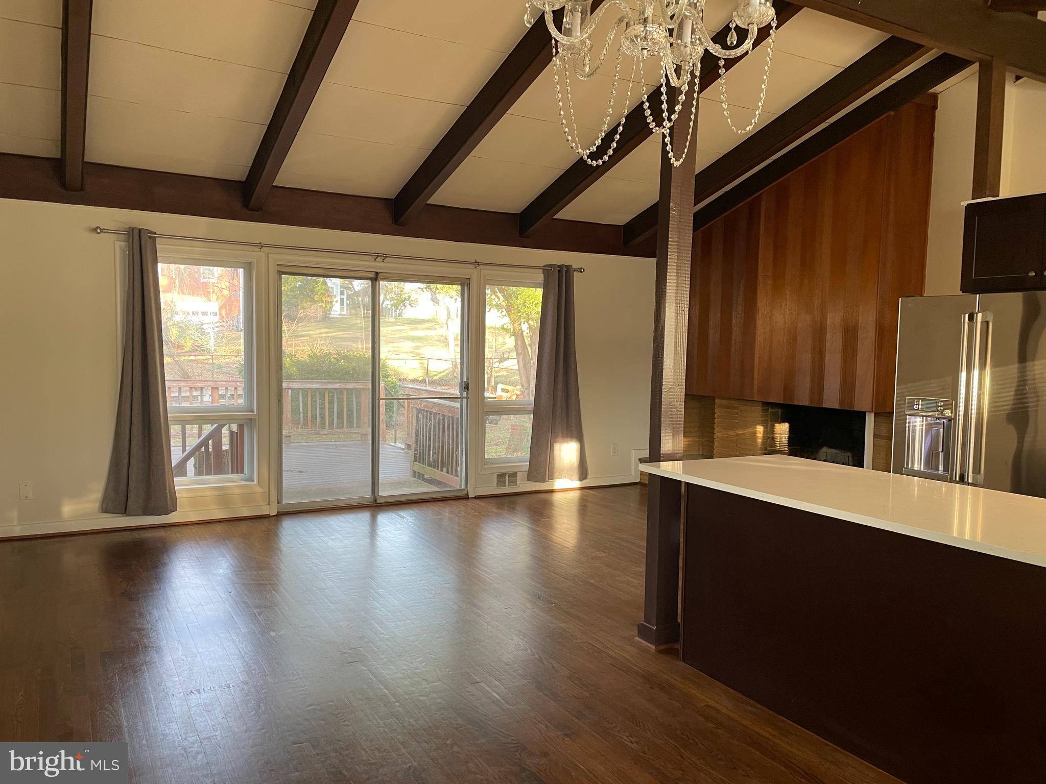 MCLEAN MANOR - Residential Lease