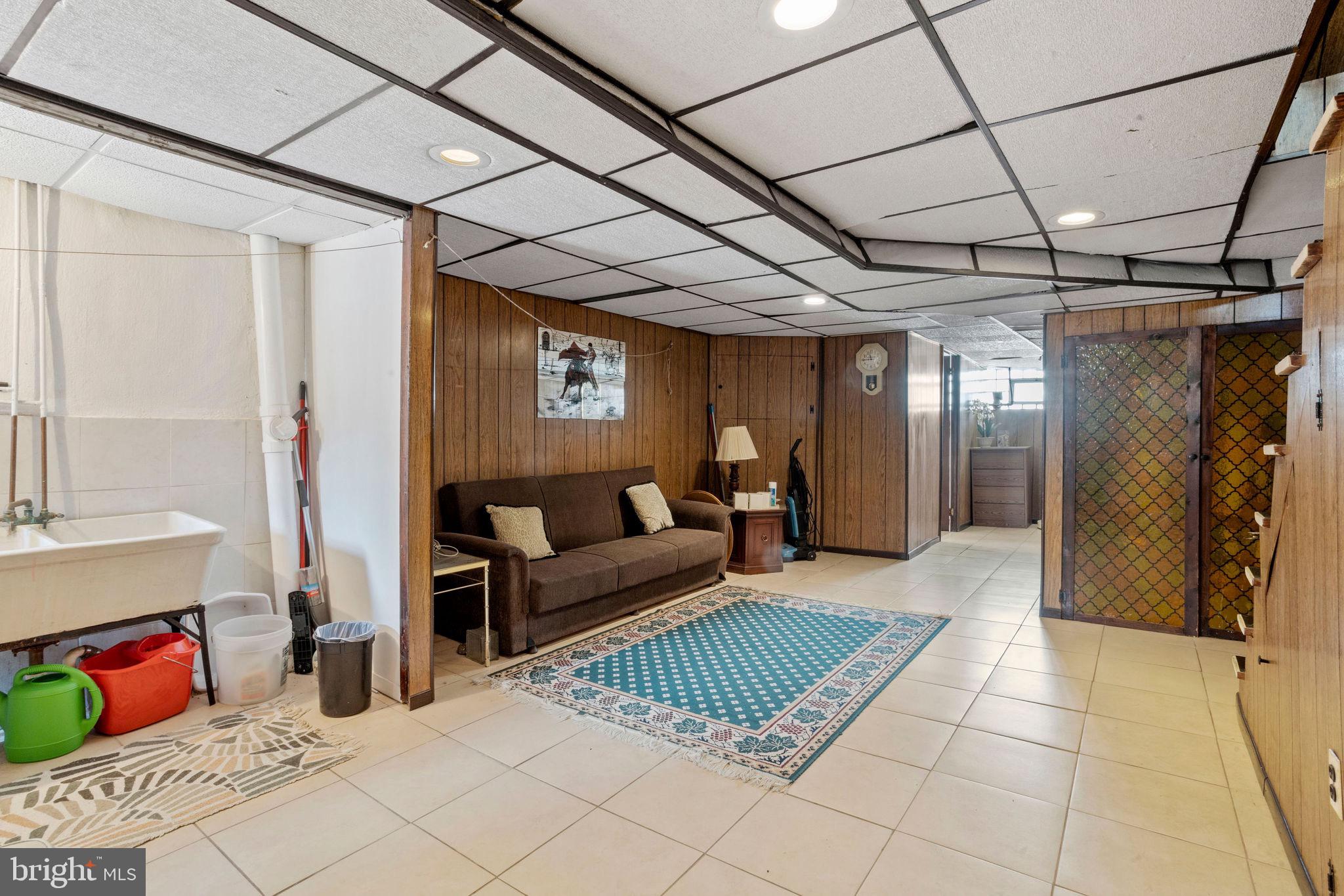 MAYFAIR (WEST) - Residential