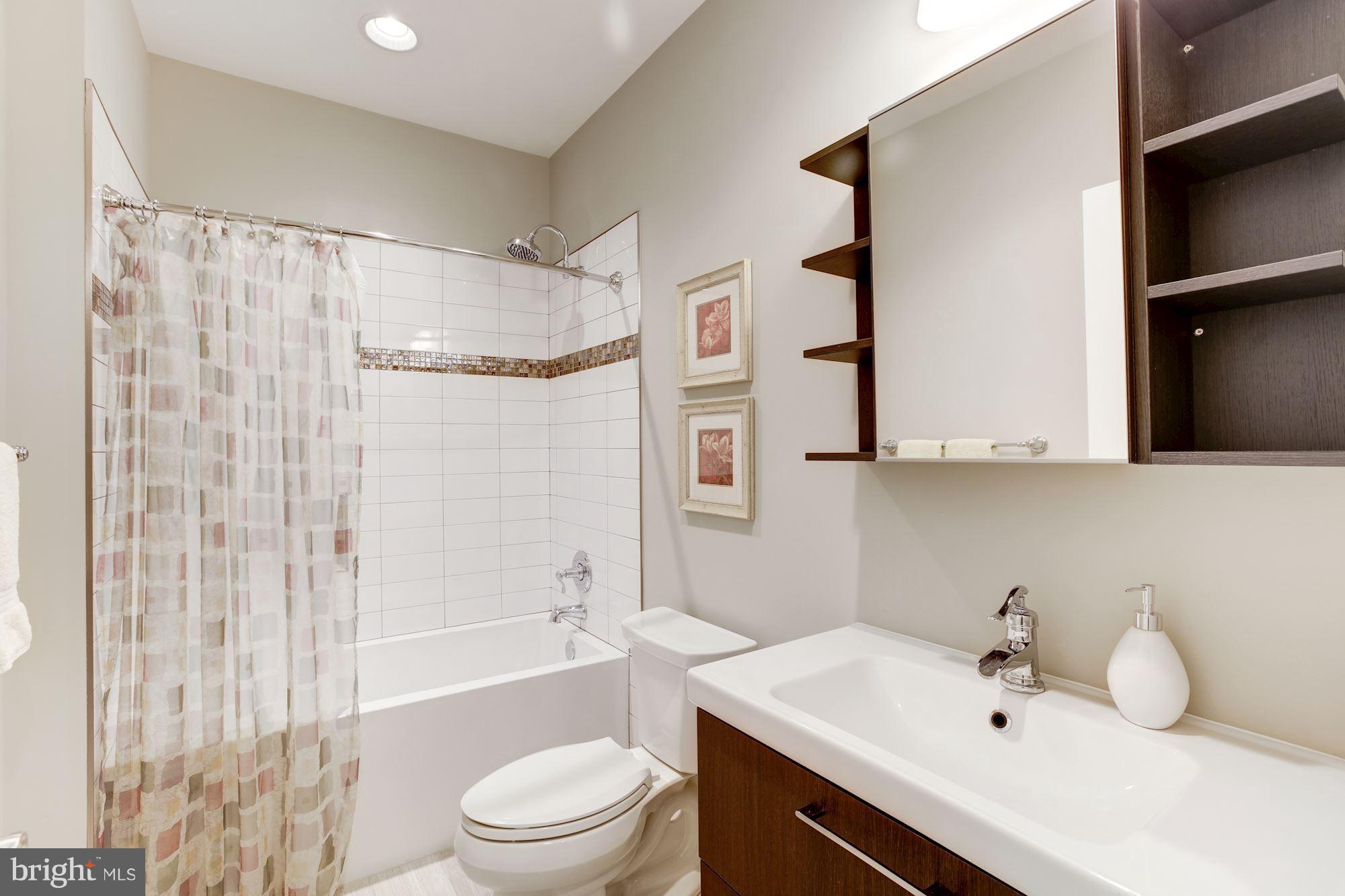 AYR HILL - Residential