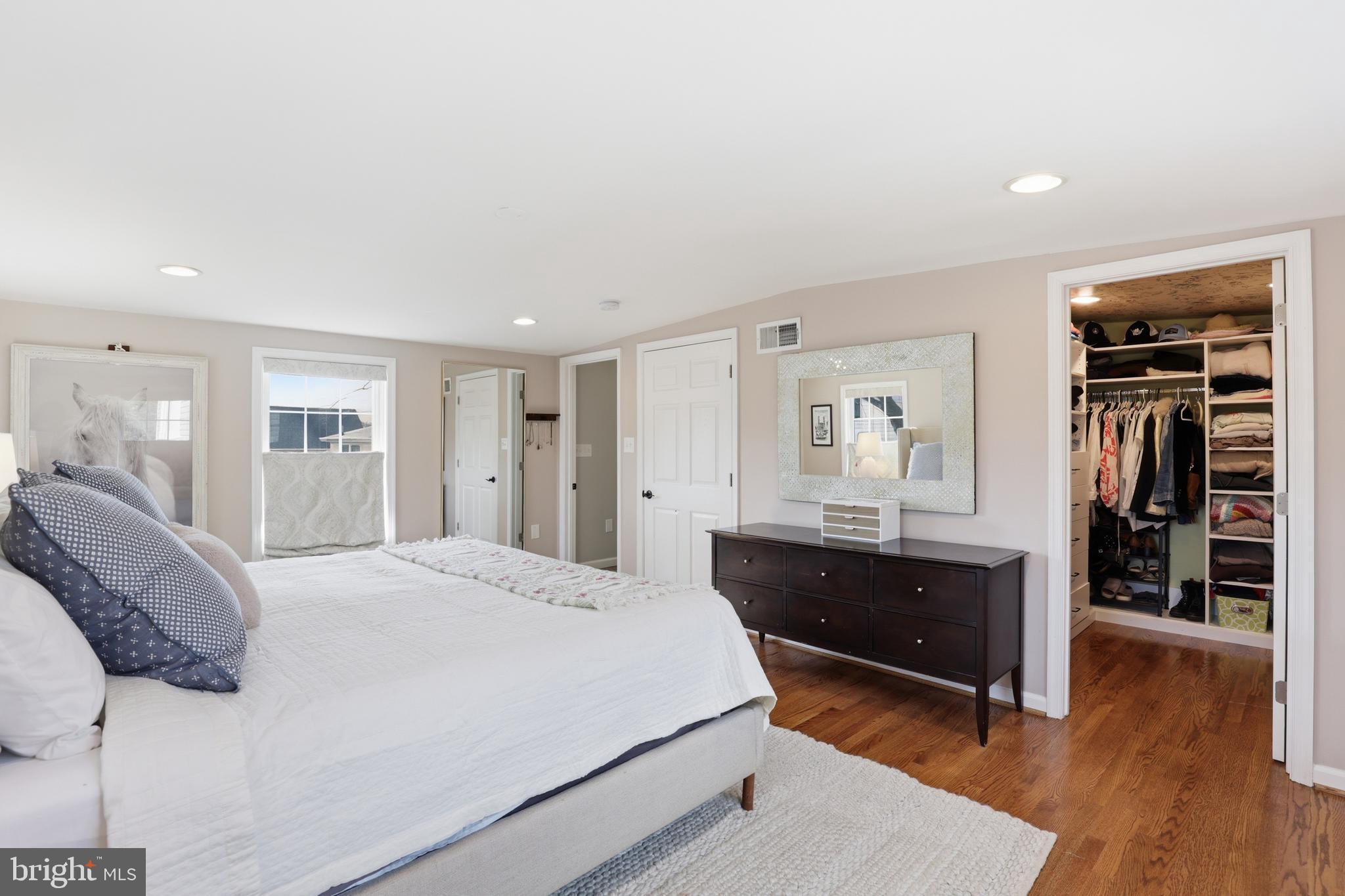 OVER LEE KNOLLS - Residential