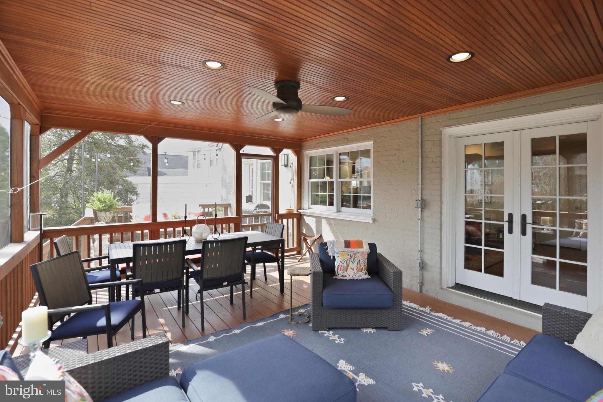 OVER LEE KNOLLS - Residential