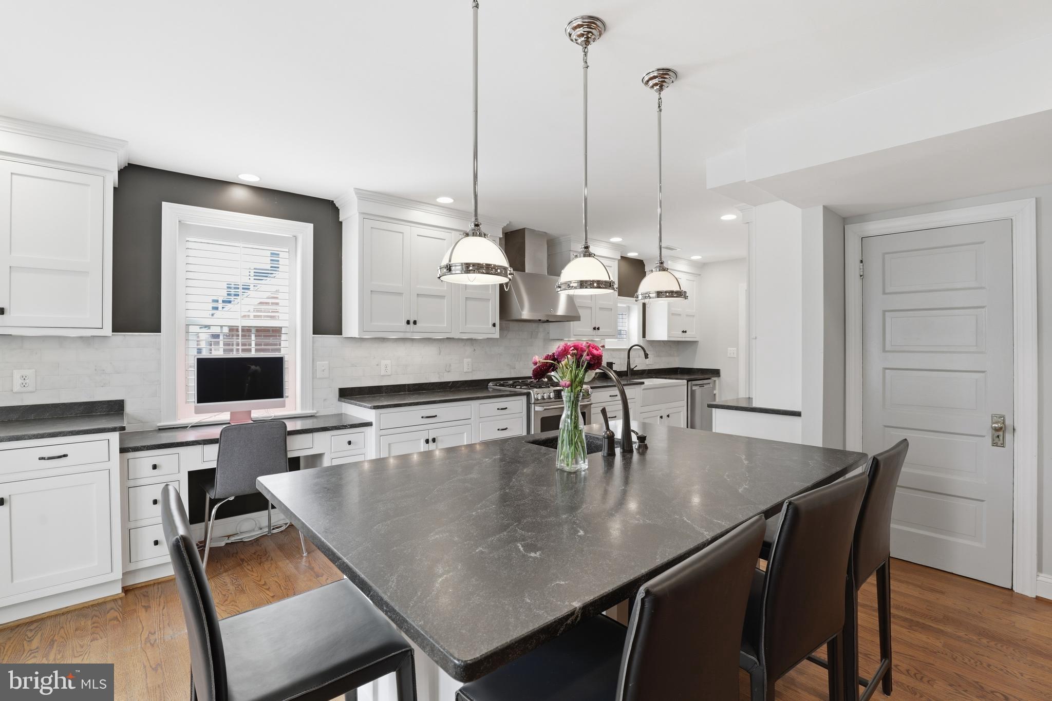 OVER LEE KNOLLS - Residential