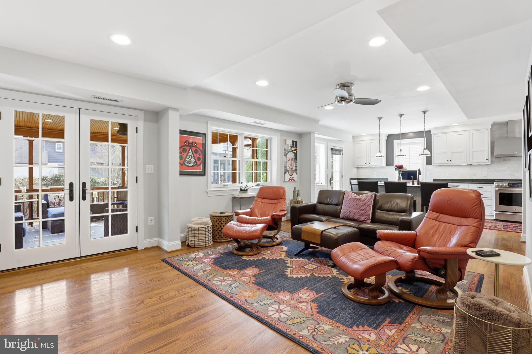 OVER LEE KNOLLS - Residential