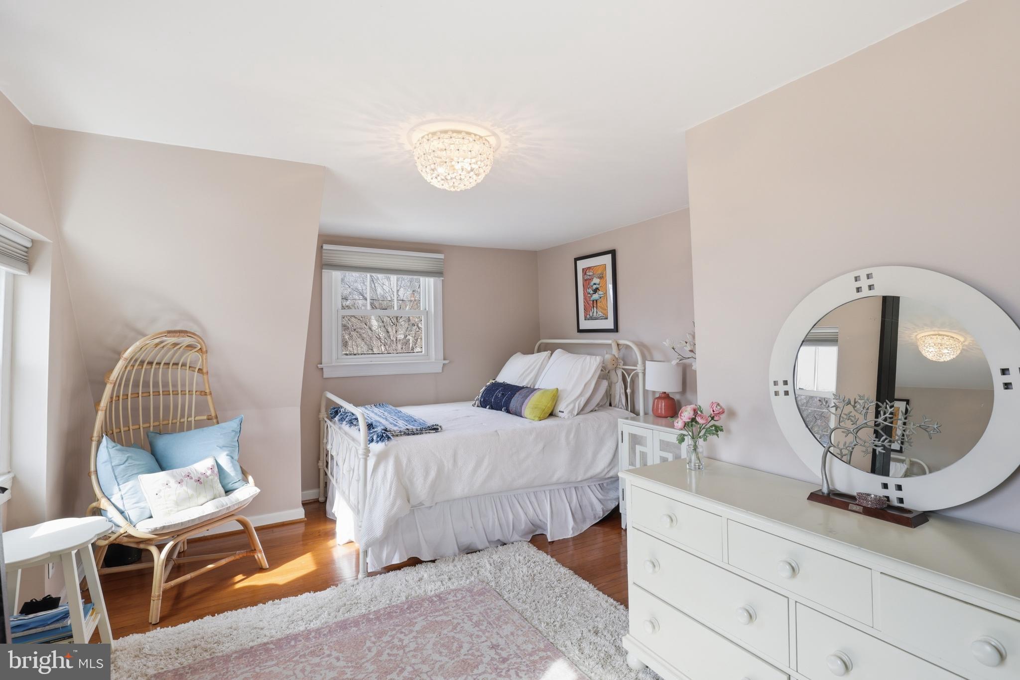 OVER LEE KNOLLS - Residential