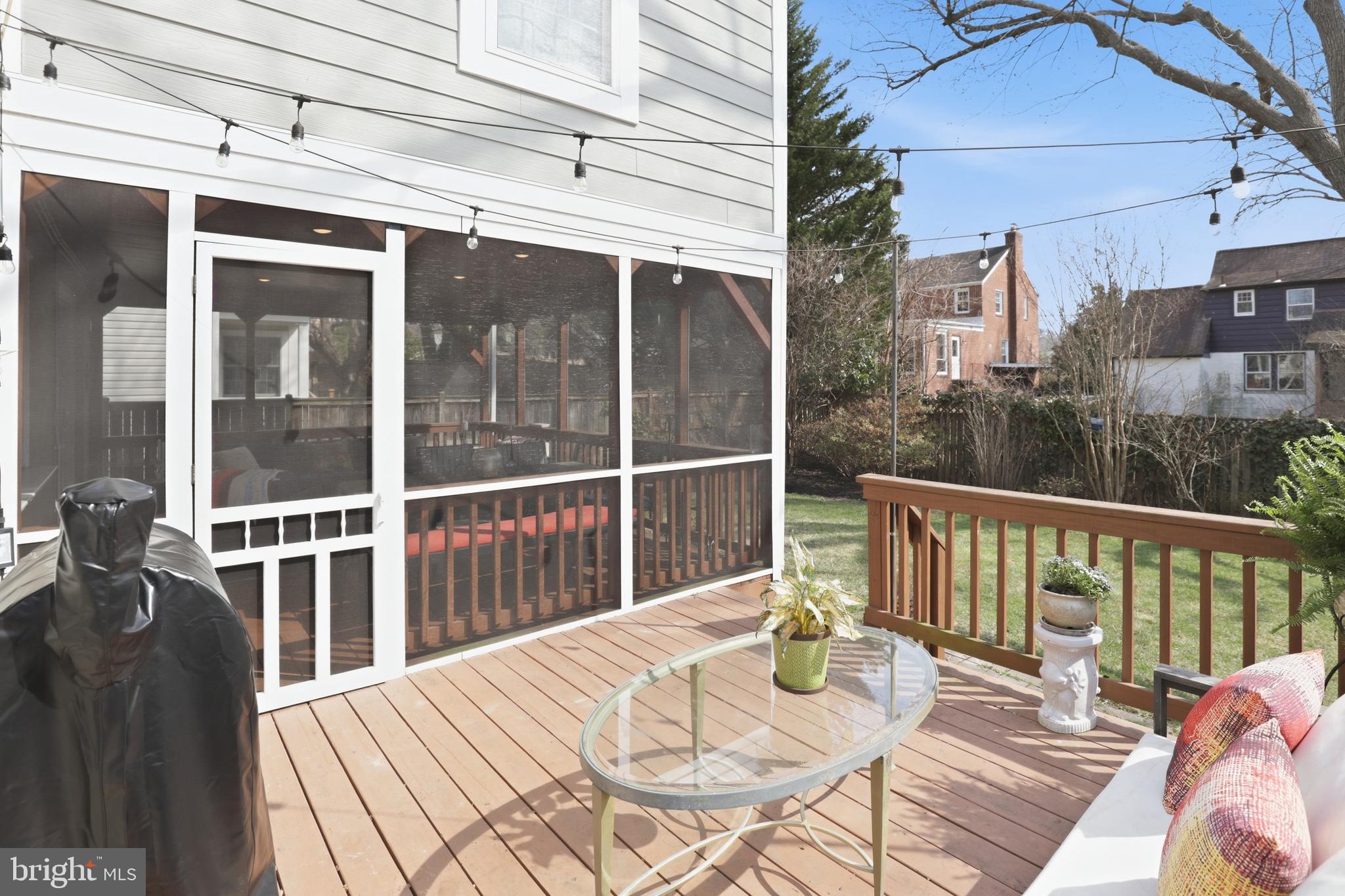 OVER LEE KNOLLS - Residential