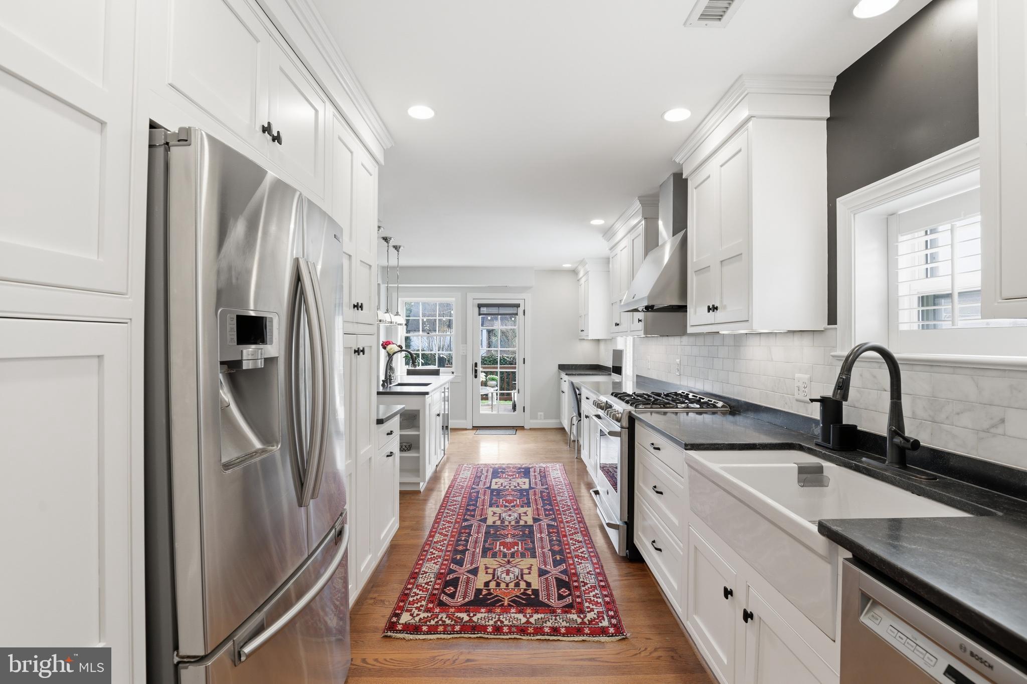 OVER LEE KNOLLS - Residential