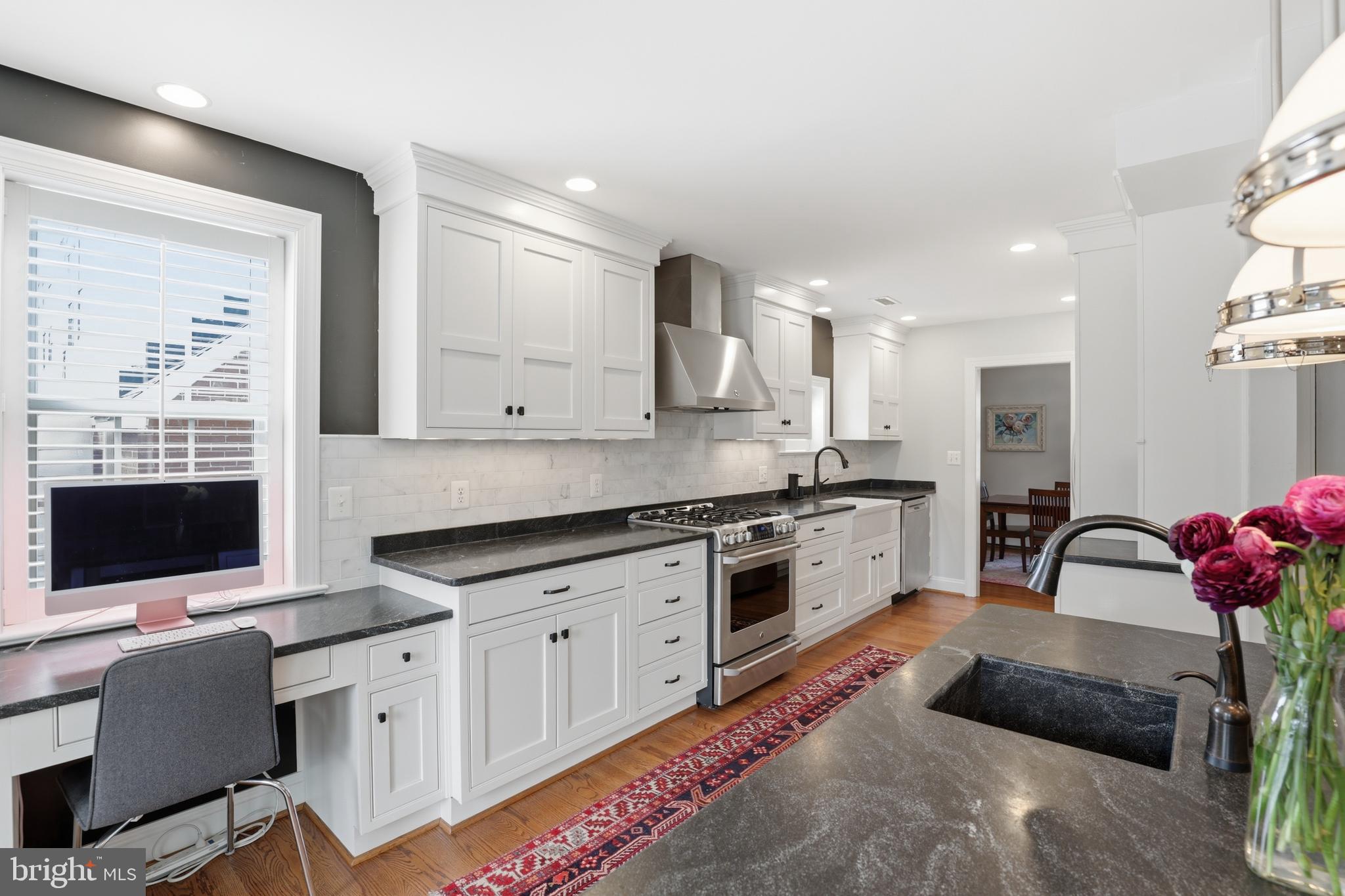 OVER LEE KNOLLS - Residential