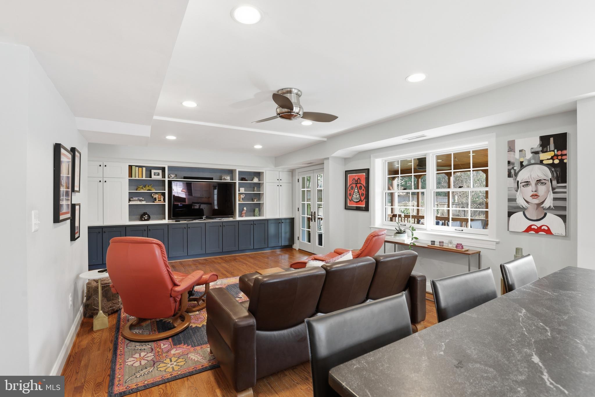 OVER LEE KNOLLS - Residential