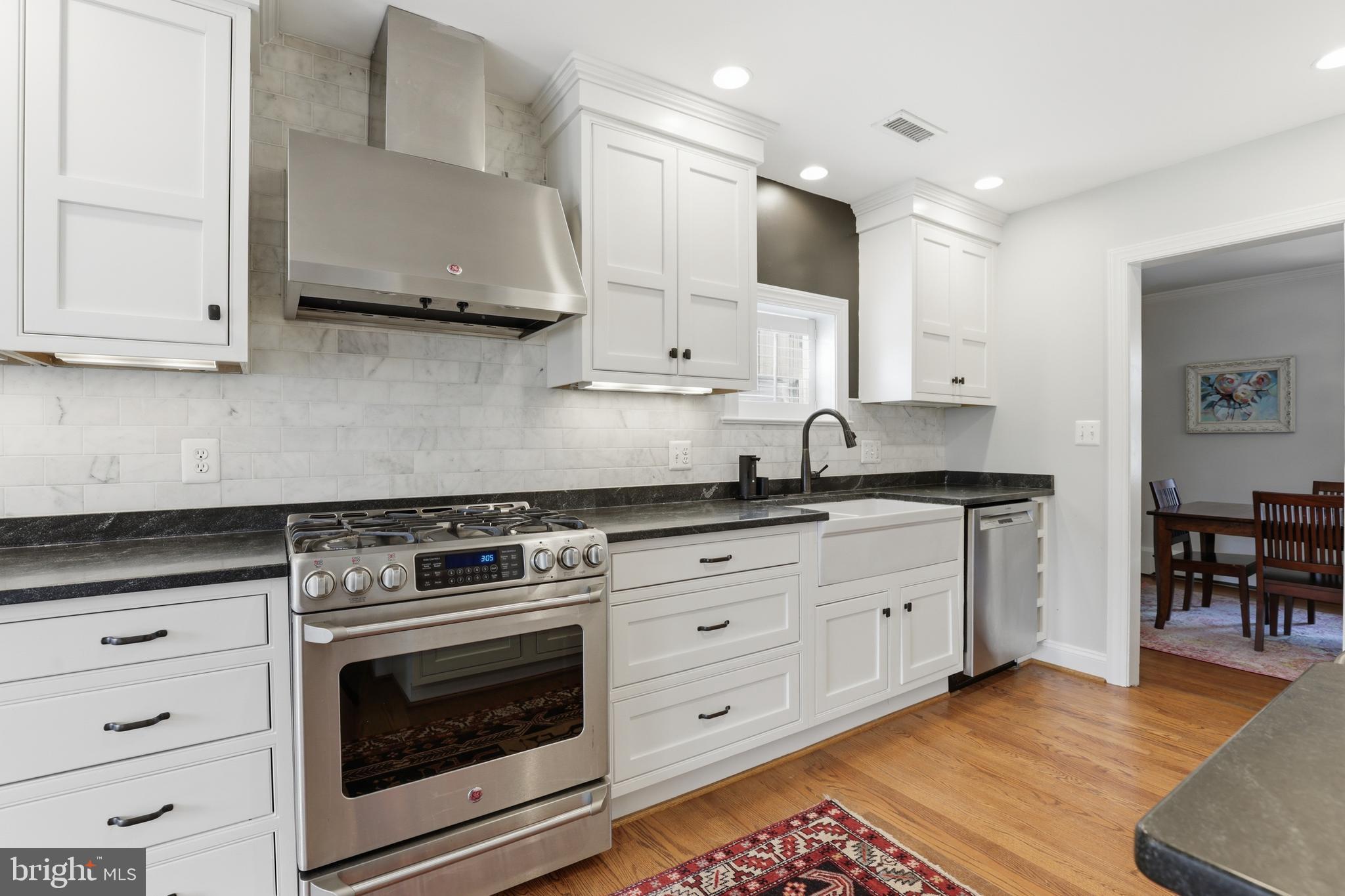 OVER LEE KNOLLS - Residential