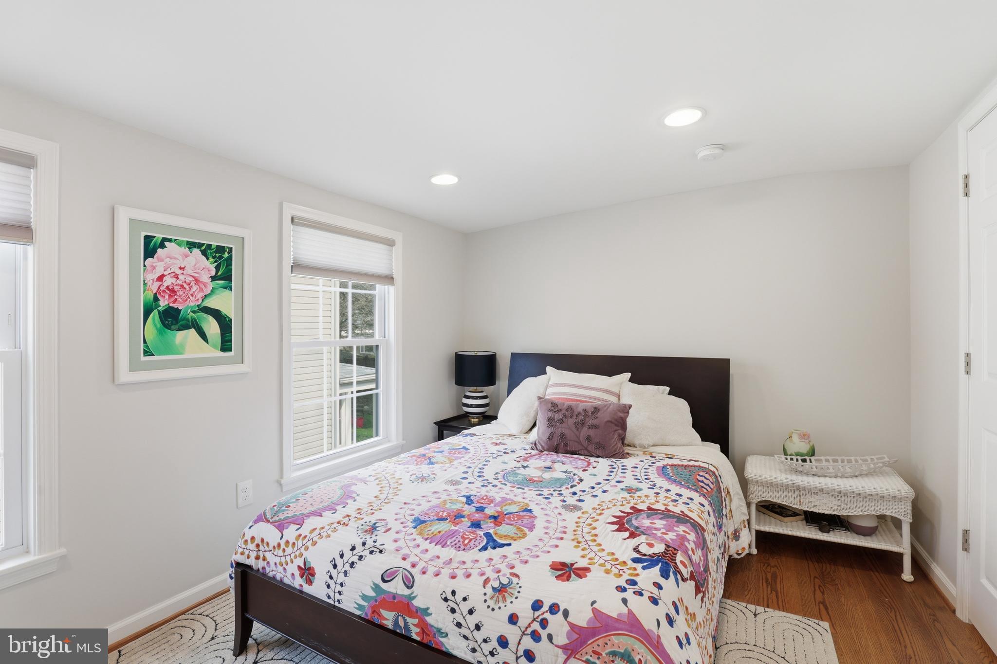 OVER LEE KNOLLS - Residential