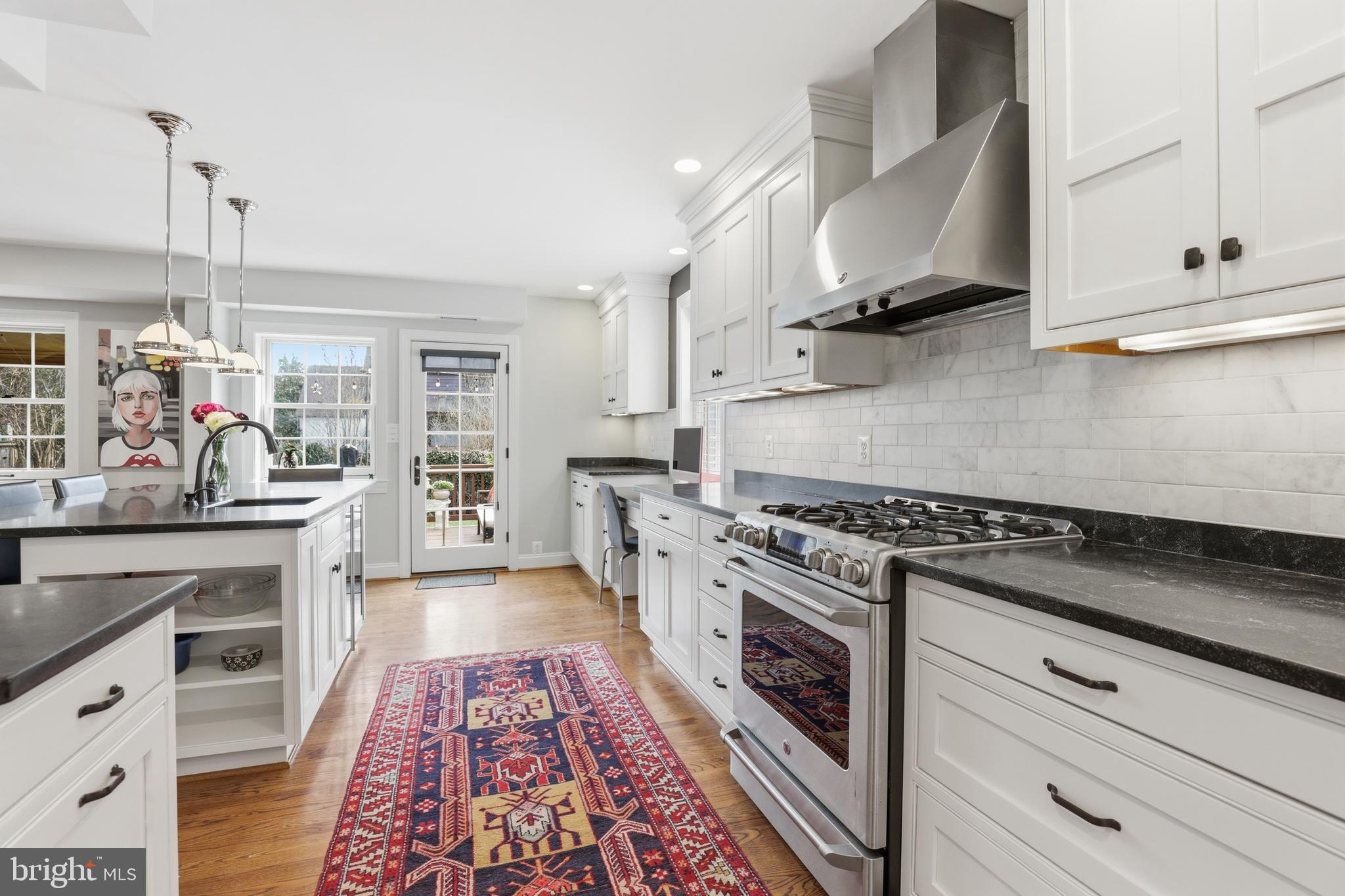 OVER LEE KNOLLS - Residential