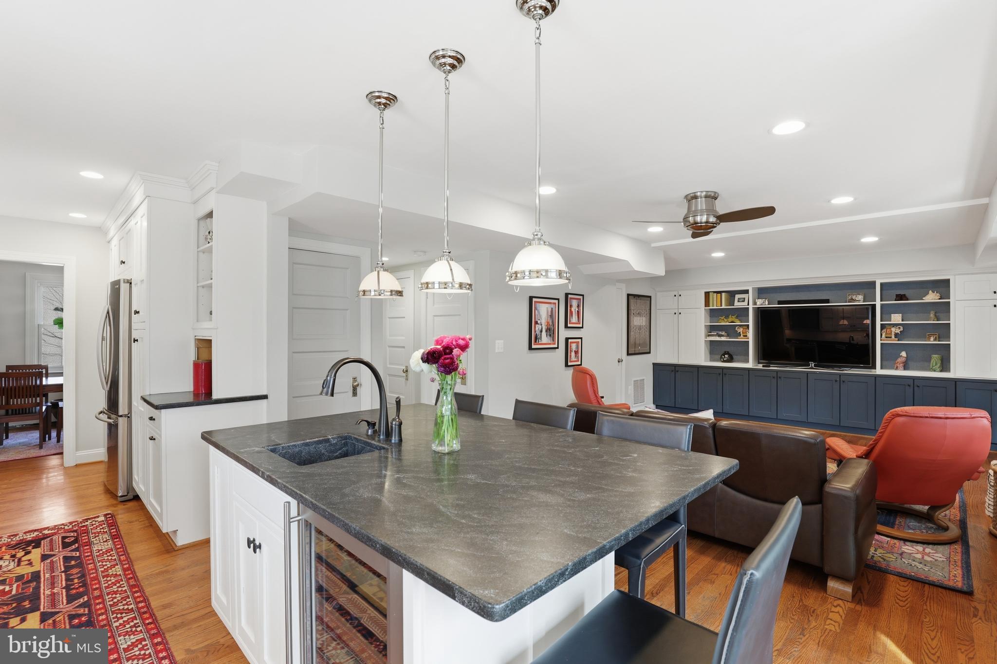 OVER LEE KNOLLS - Residential