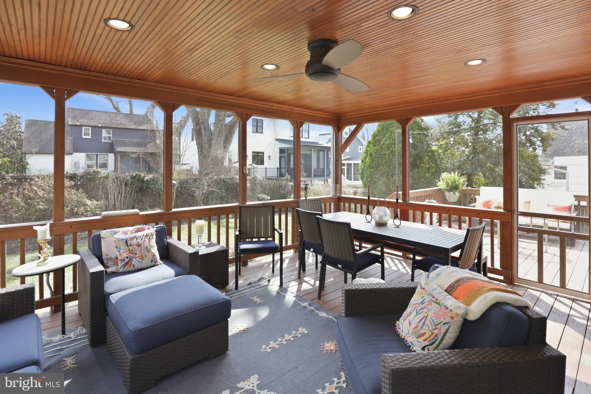 OVER LEE KNOLLS - Residential