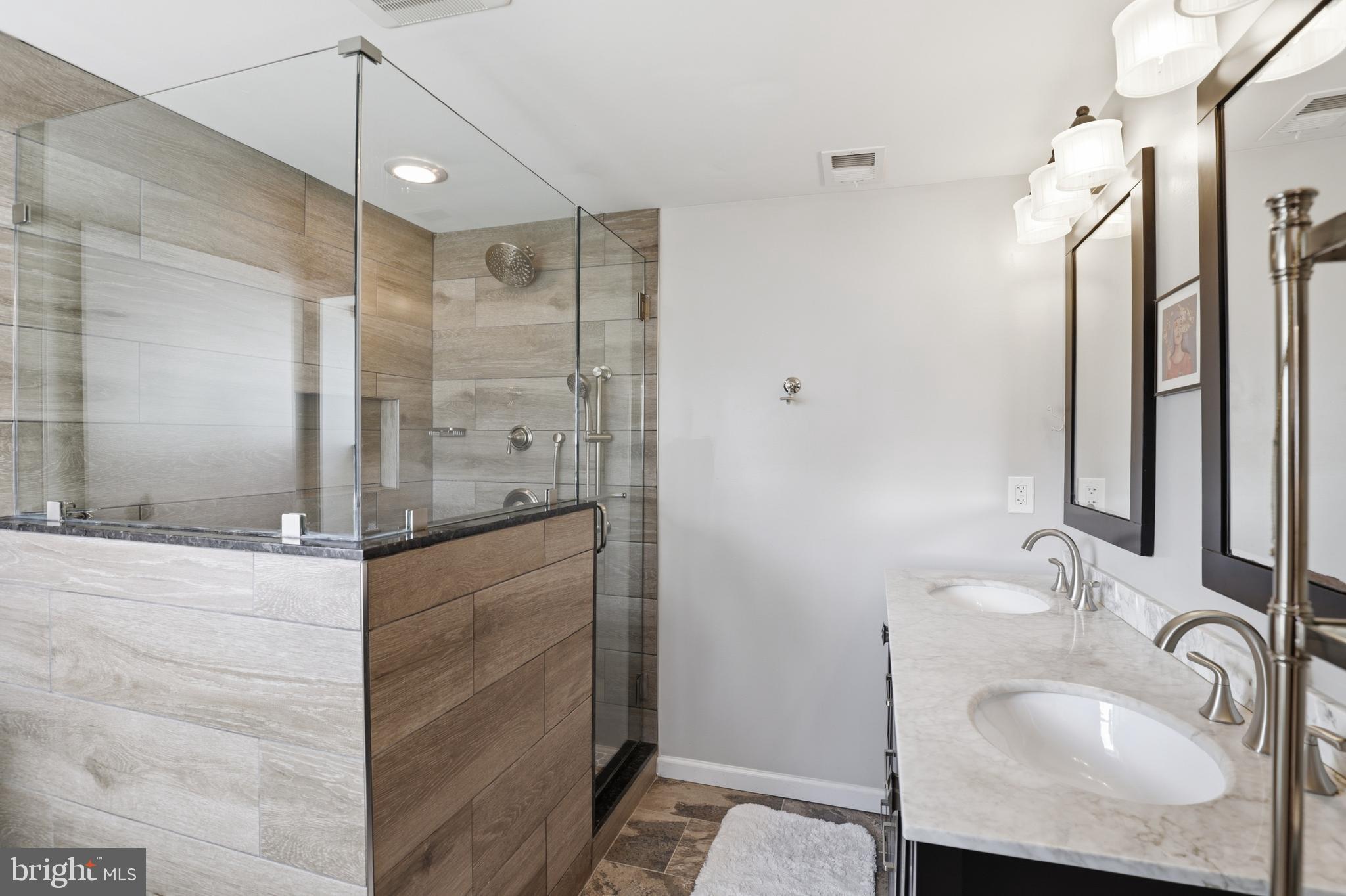 OVER LEE KNOLLS - Residential