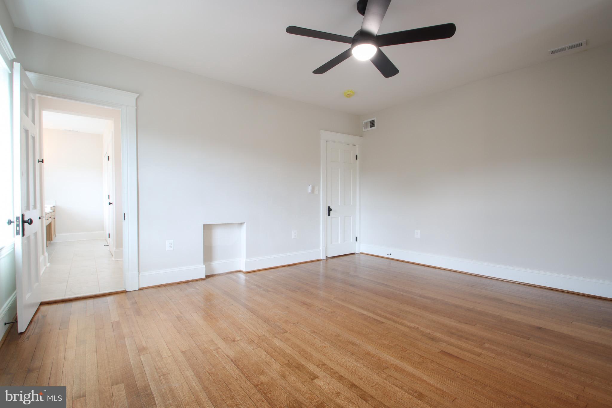 MONTEBELLO - Residential