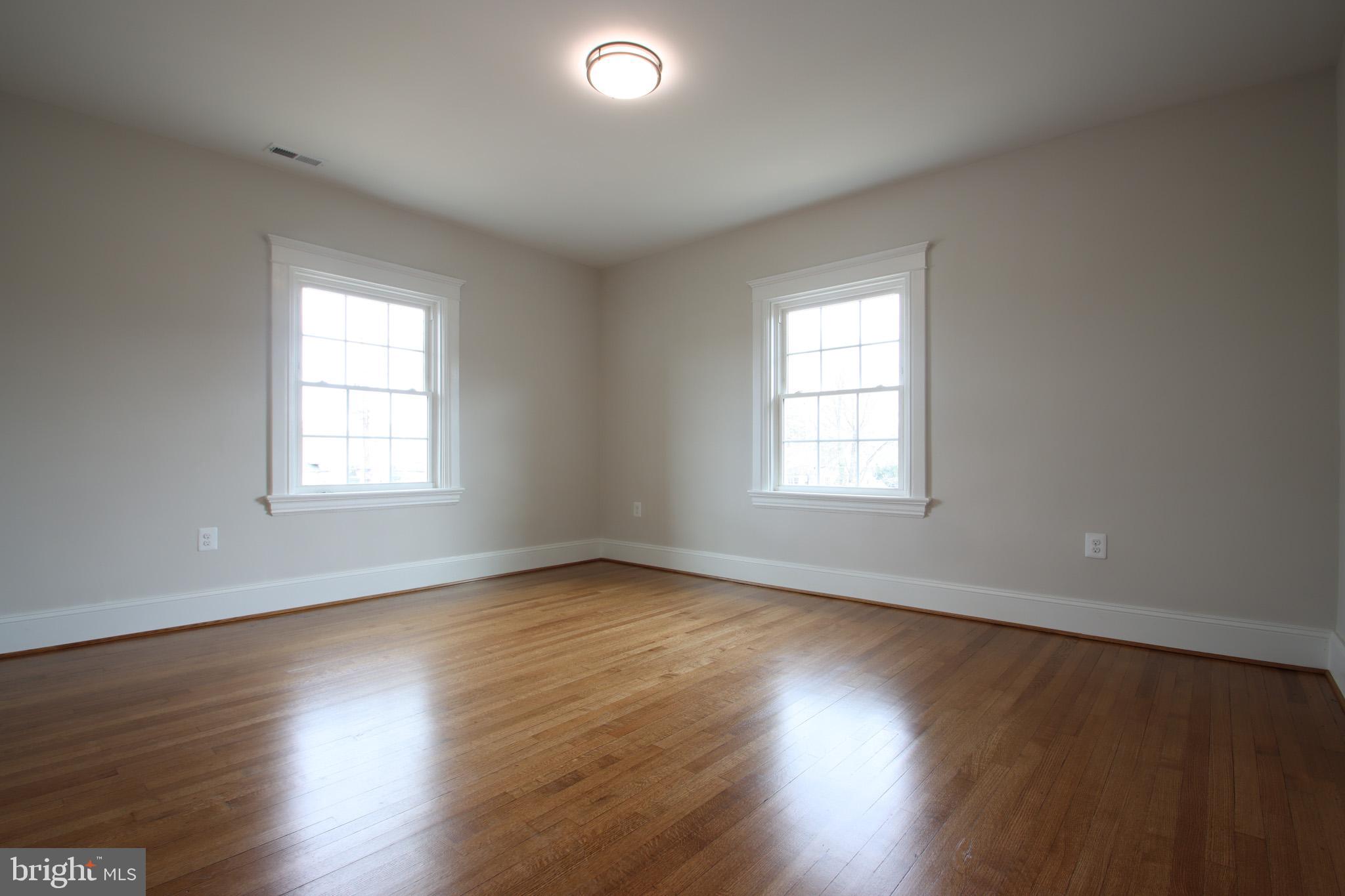 MONTEBELLO - Residential