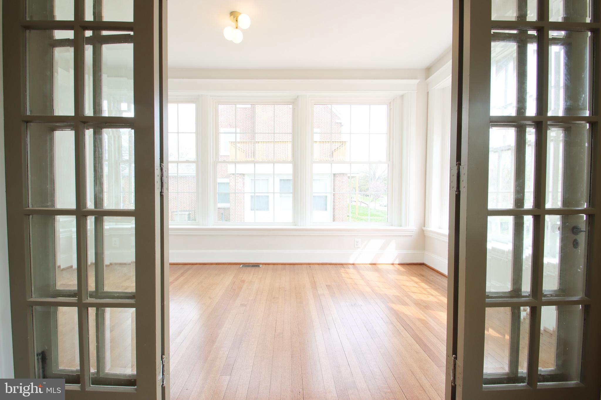 MONTEBELLO - Residential