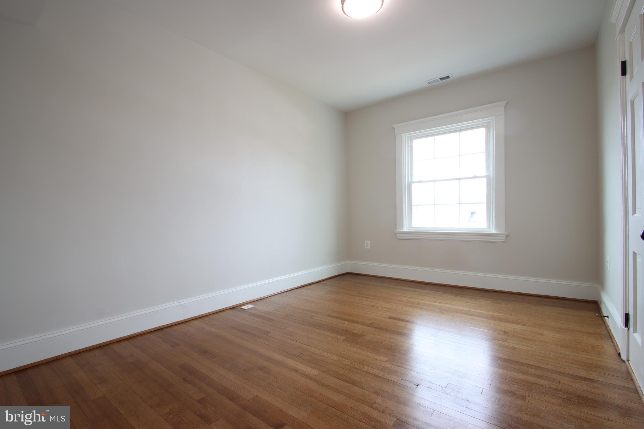 MONTEBELLO - Residential