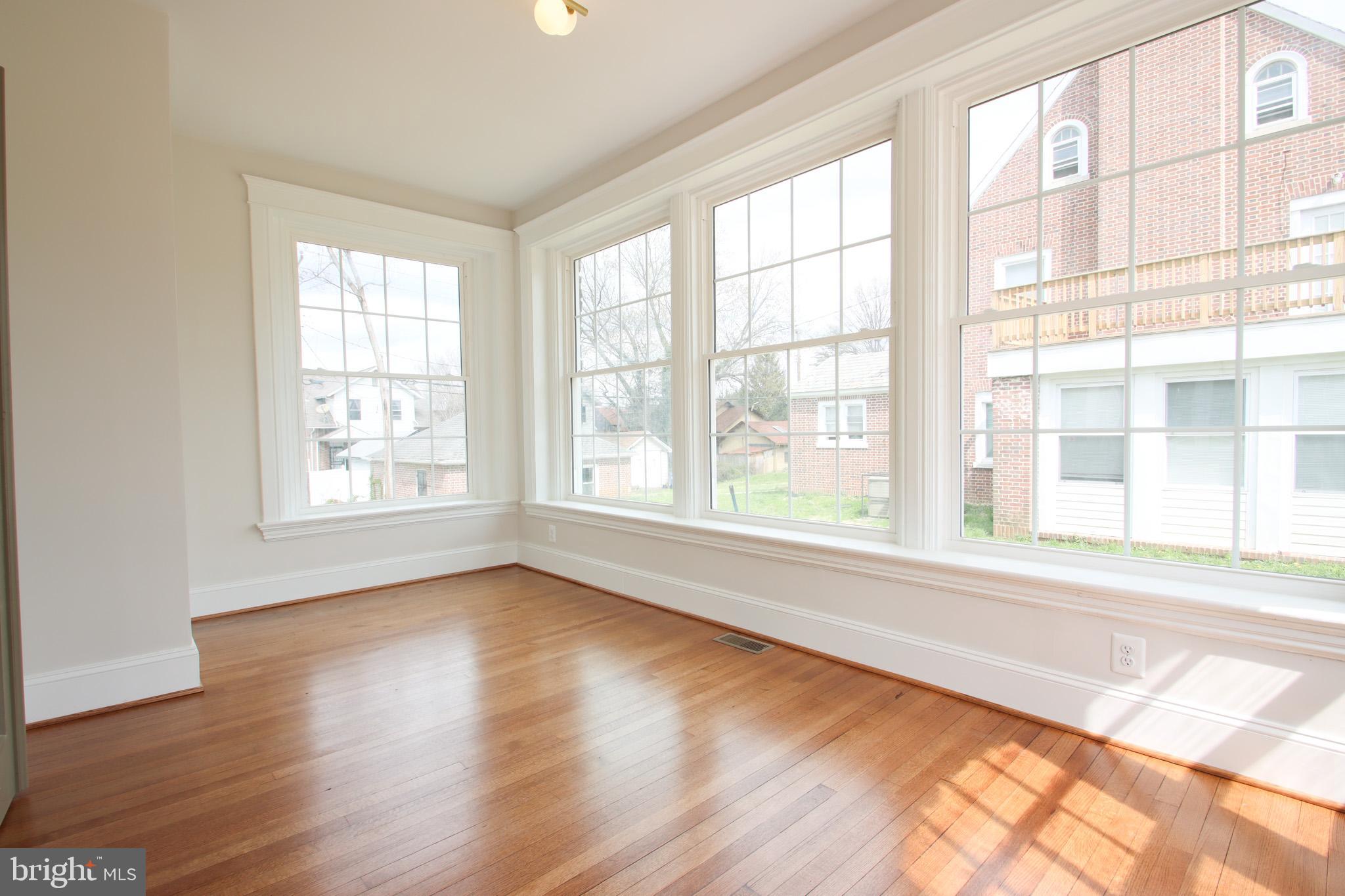 MONTEBELLO - Residential