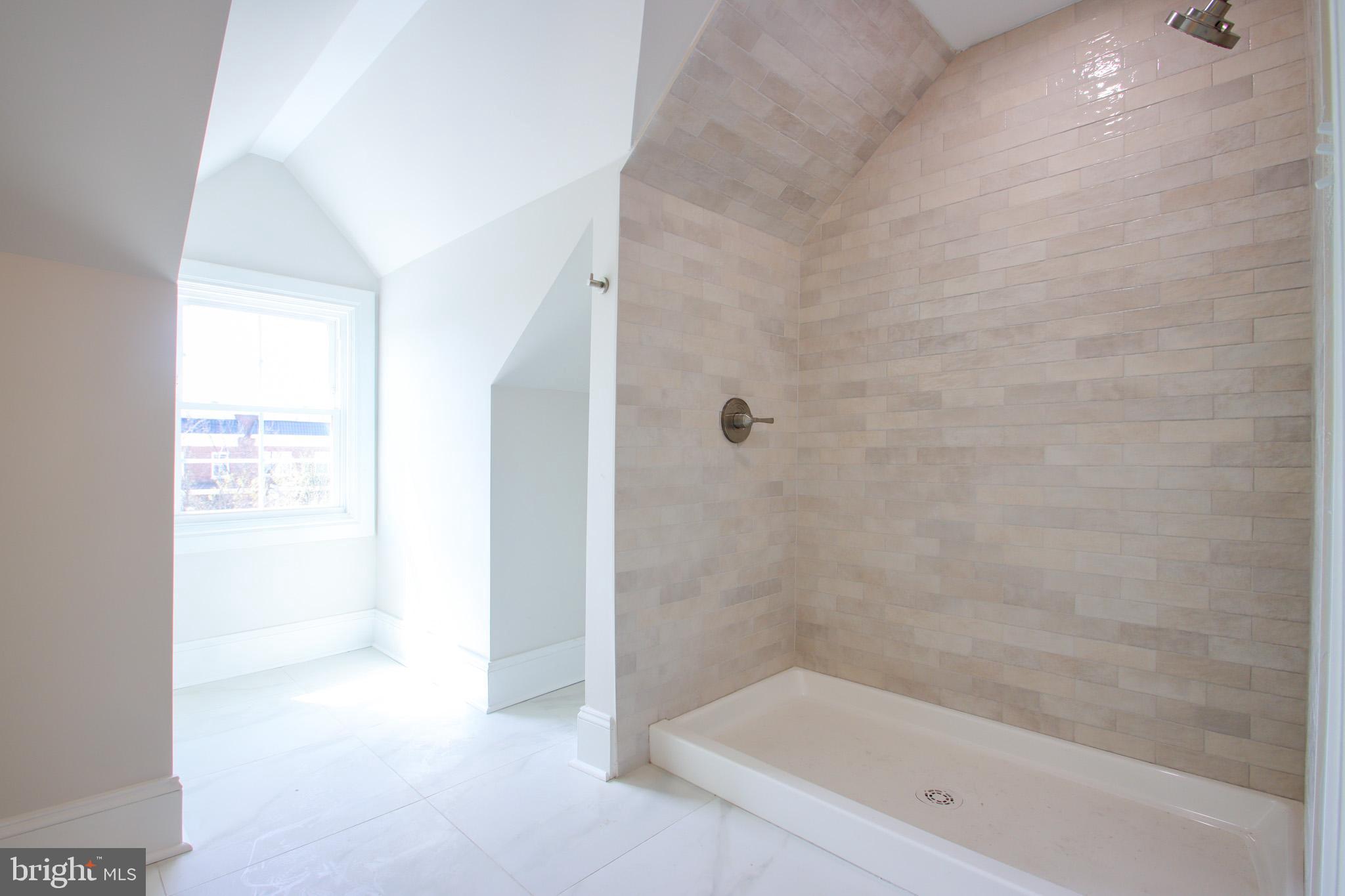 MONTEBELLO - Residential