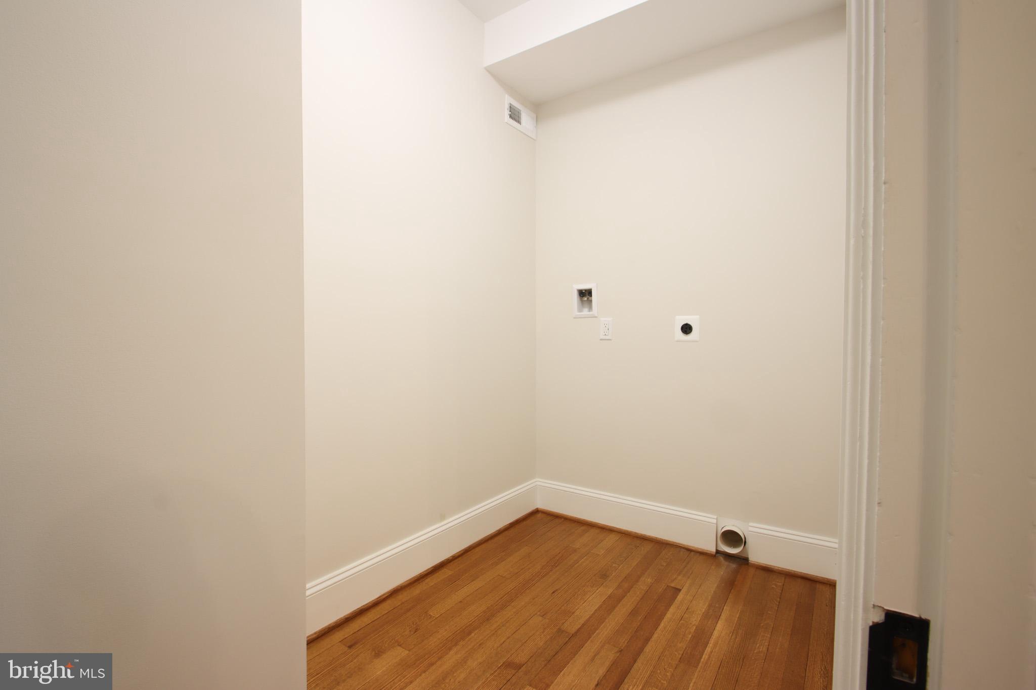 MONTEBELLO - Residential