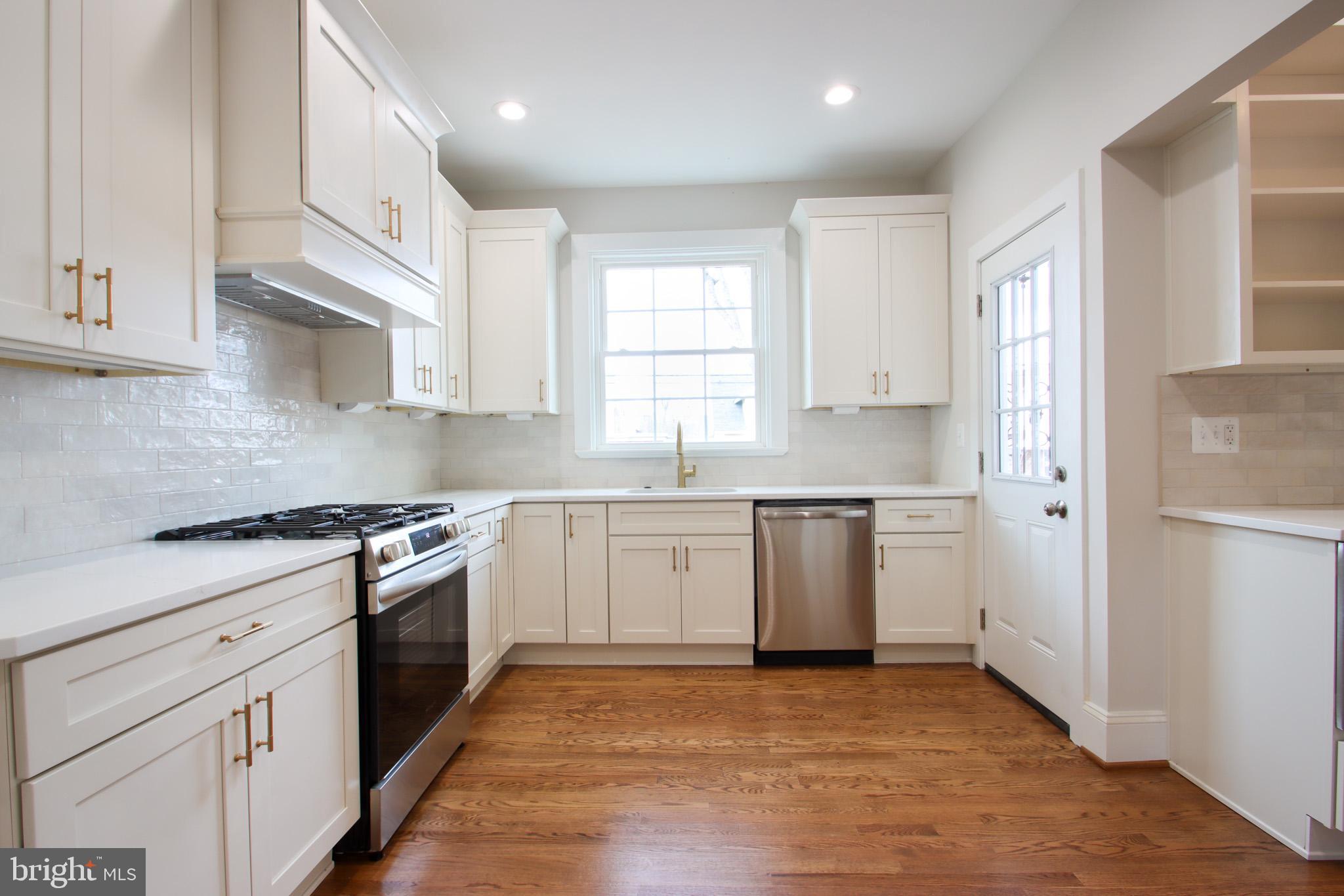 MONTEBELLO - Residential