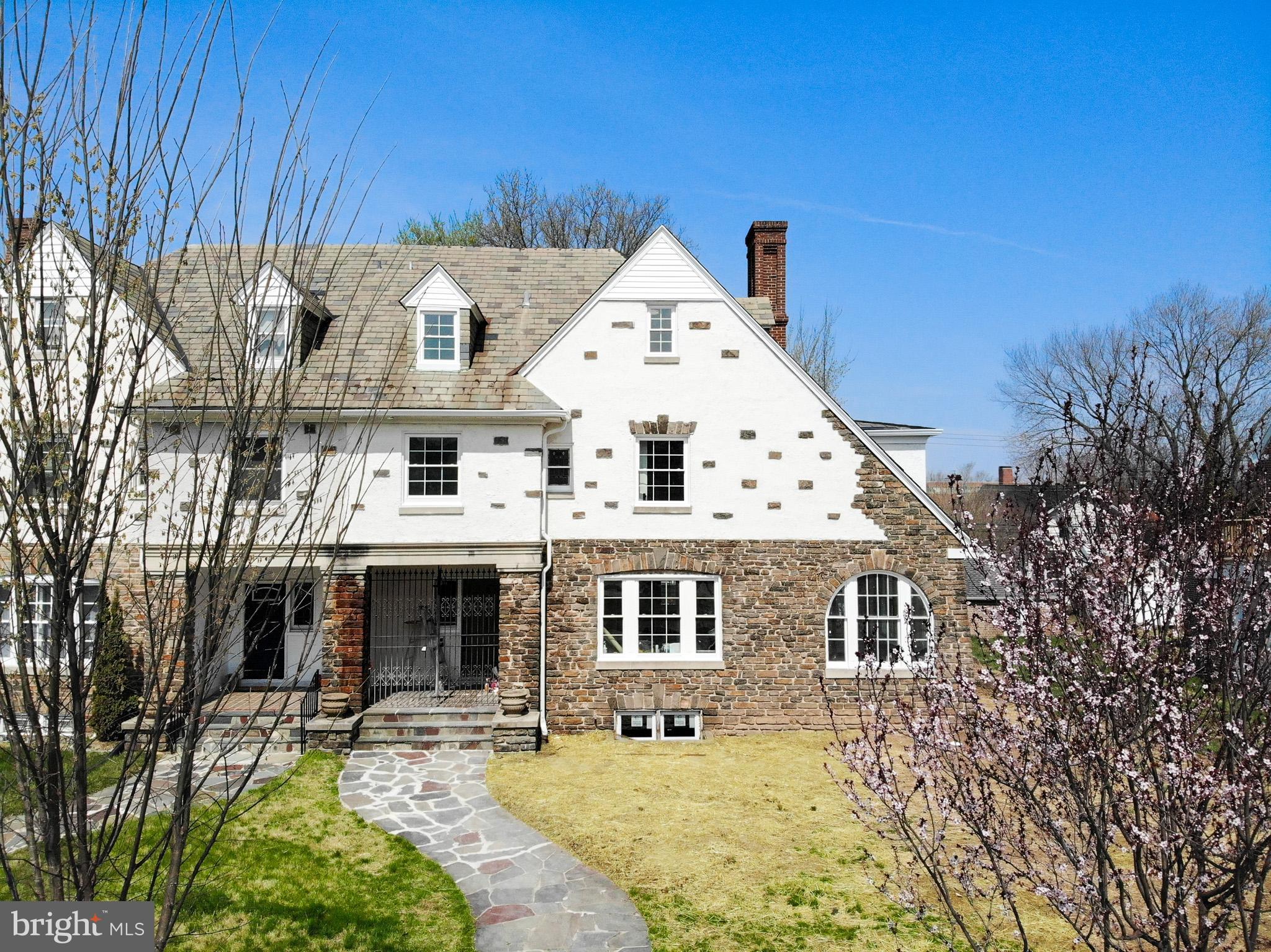 MONTEBELLO - Residential