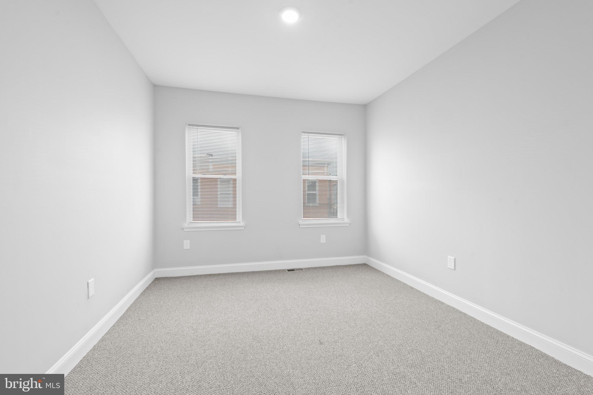 MADISON EASTEND - Residential Lease