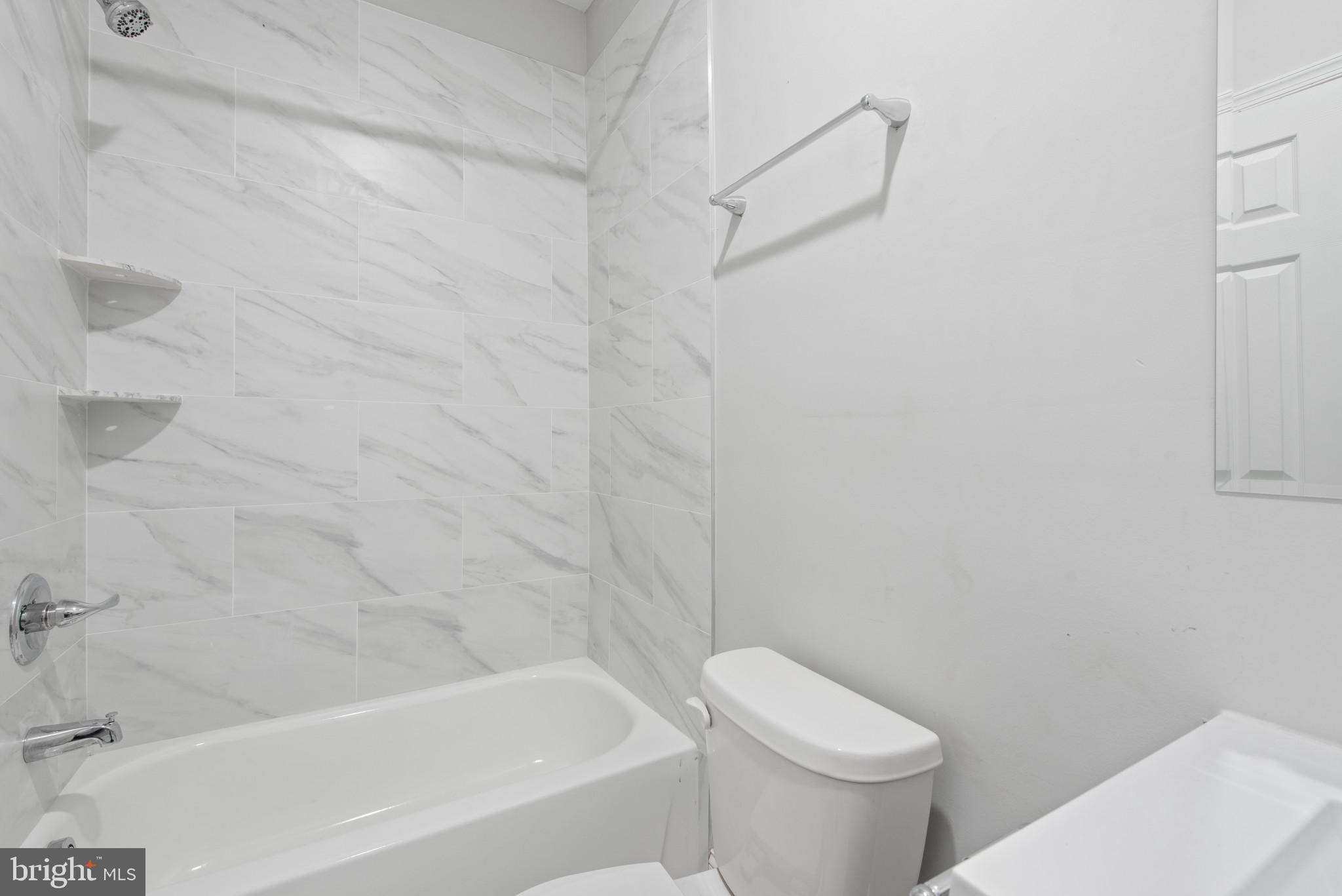 MADISON EASTEND - Residential Lease