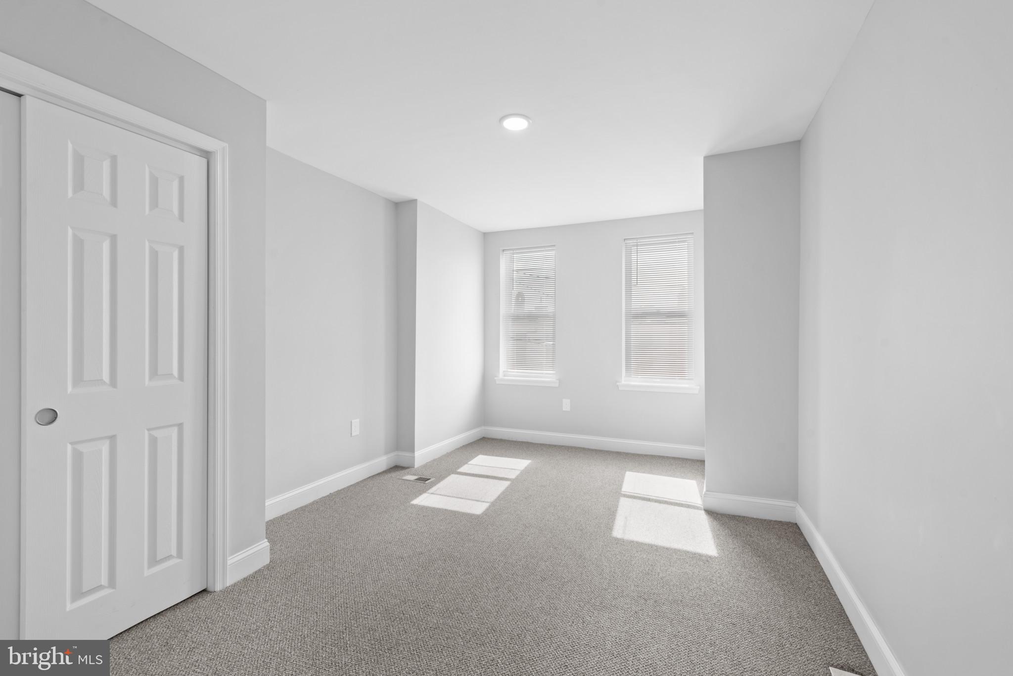 MADISON EASTEND - Residential Lease