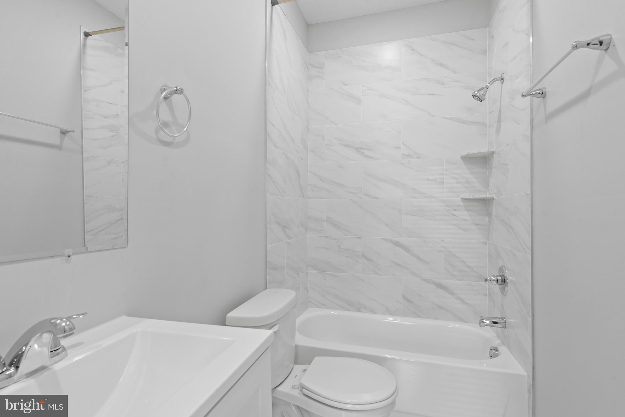 MADISON EASTEND - Residential Lease