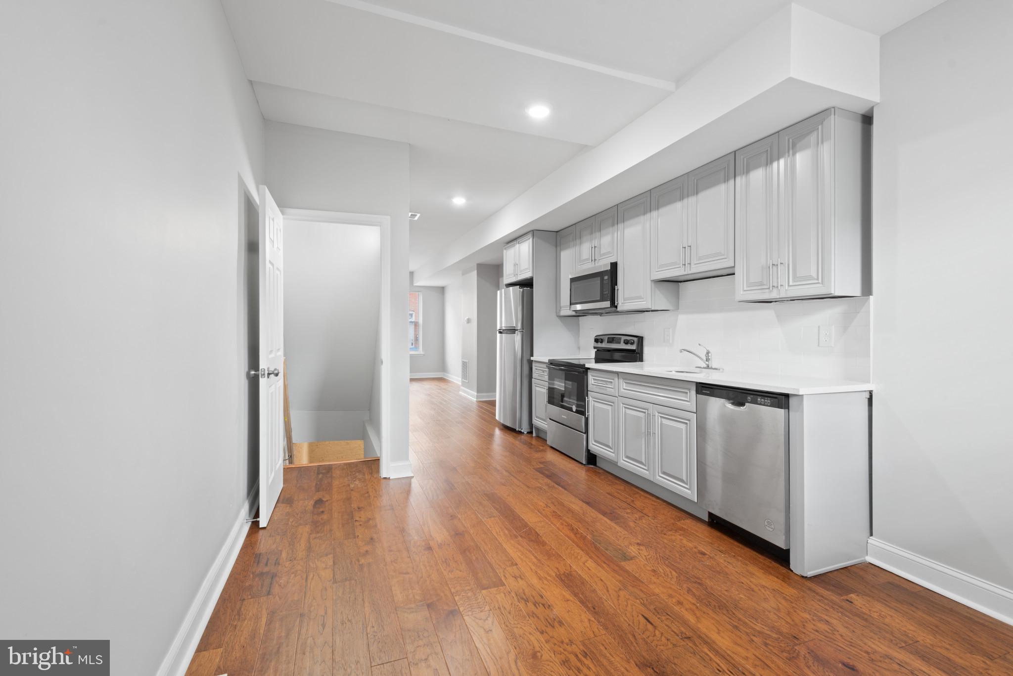 MADISON EASTEND - Residential Lease