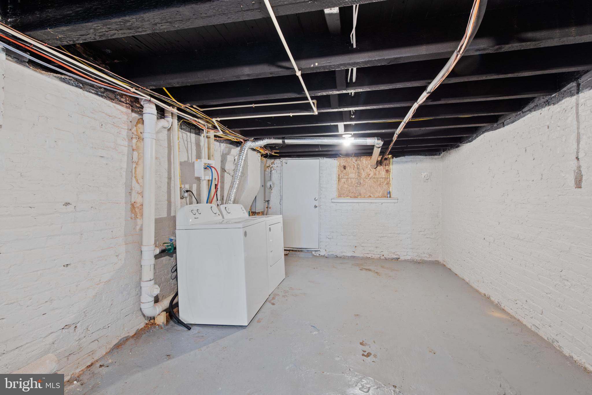 MADISON EASTEND - Residential Lease