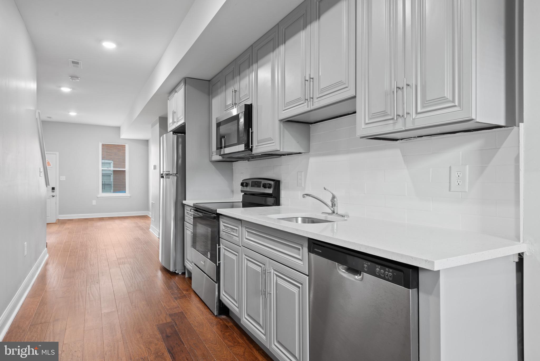 MADISON EASTEND - Residential Lease