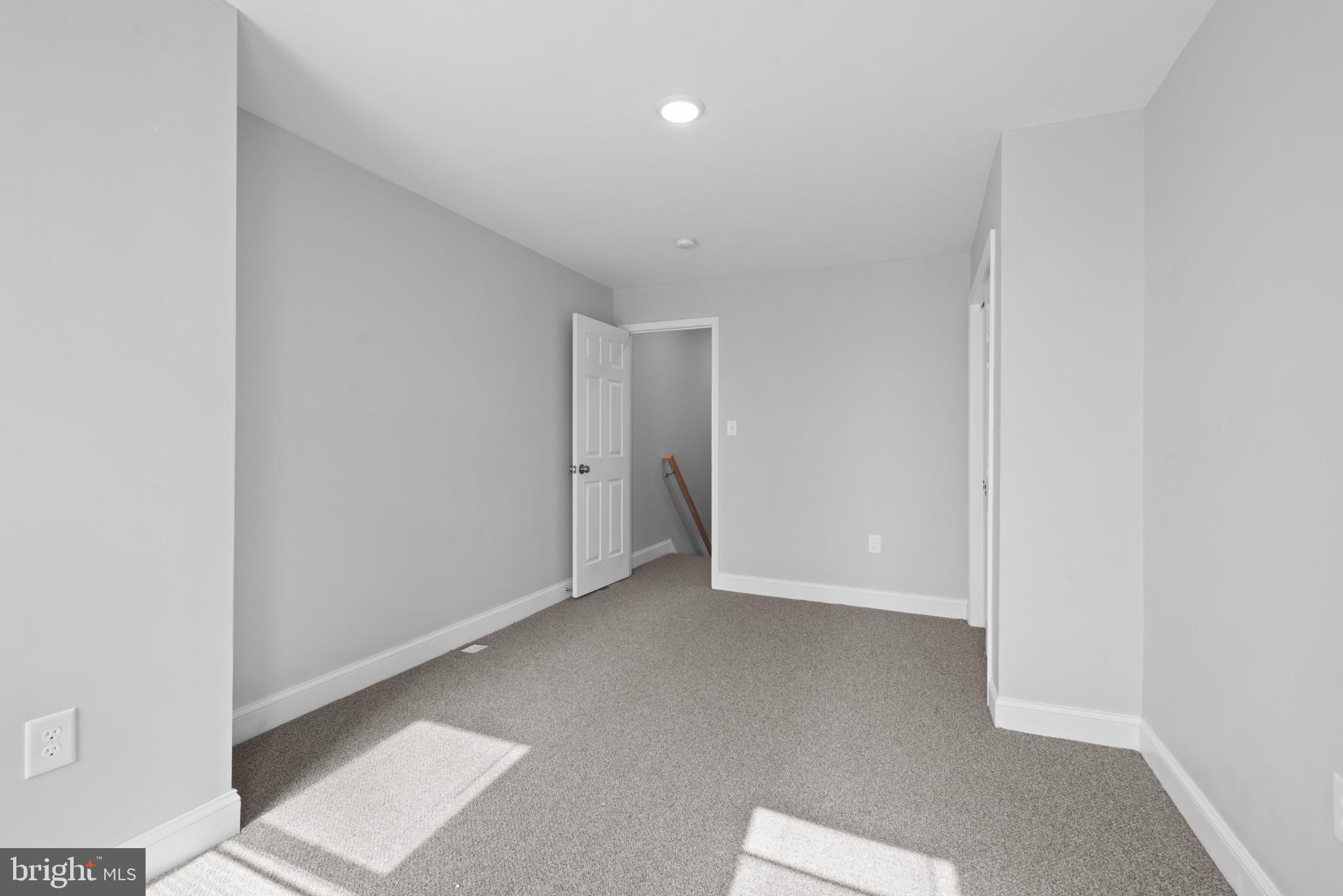 MADISON EASTEND - Residential Lease