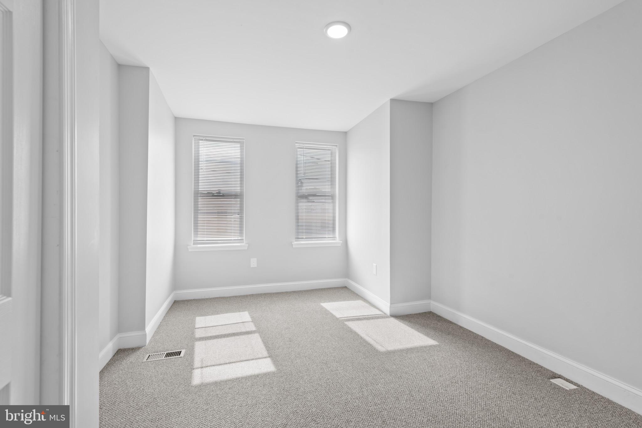 MADISON EASTEND - Residential Lease