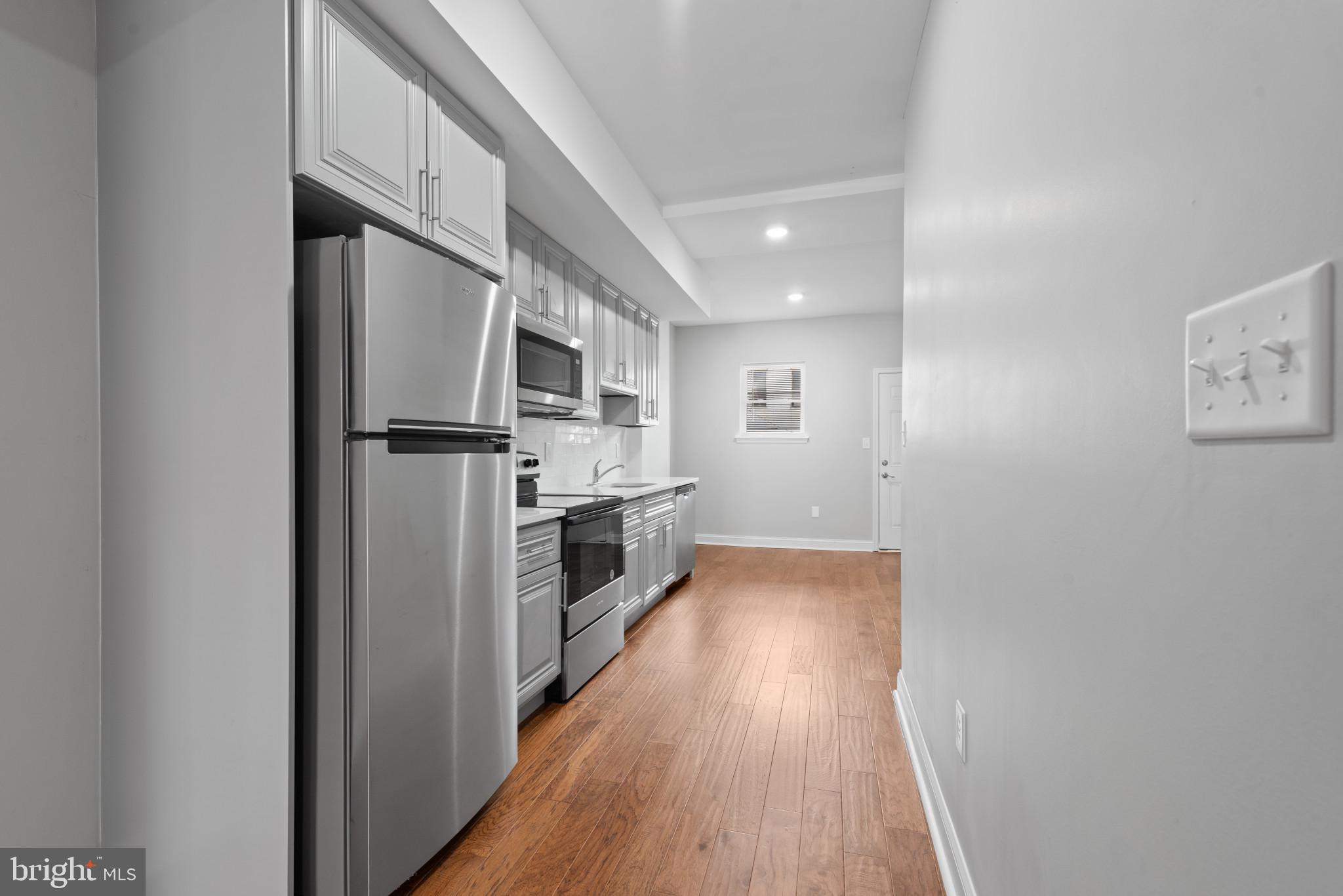 MADISON EASTEND - Residential Lease