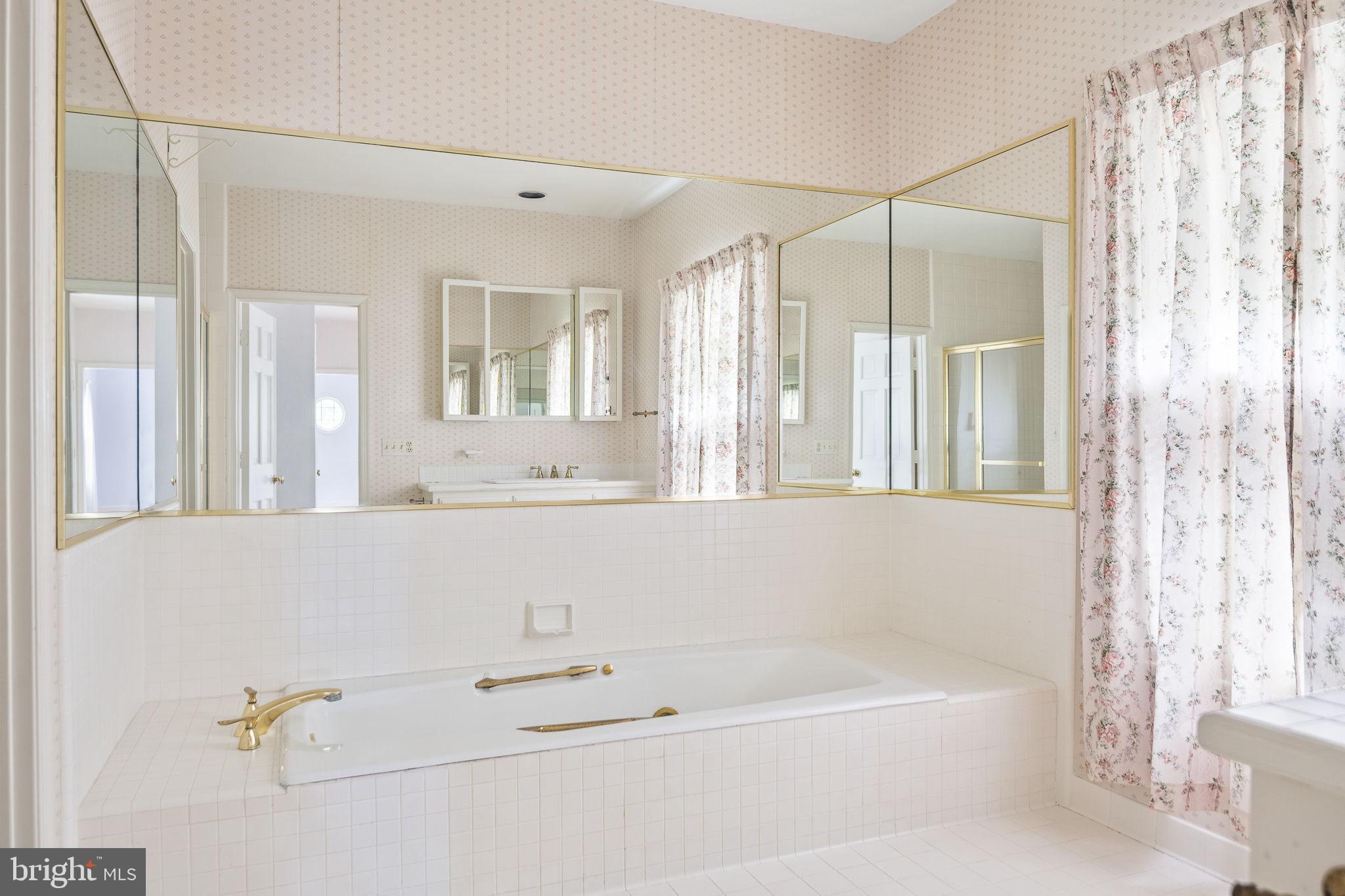 KENTSDALE ESTATES - Residential