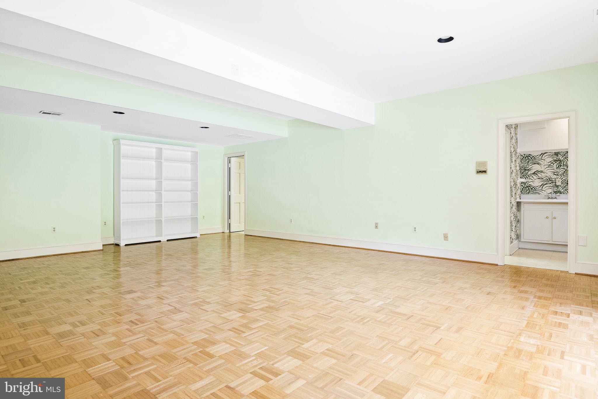 KENTSDALE ESTATES - Residential