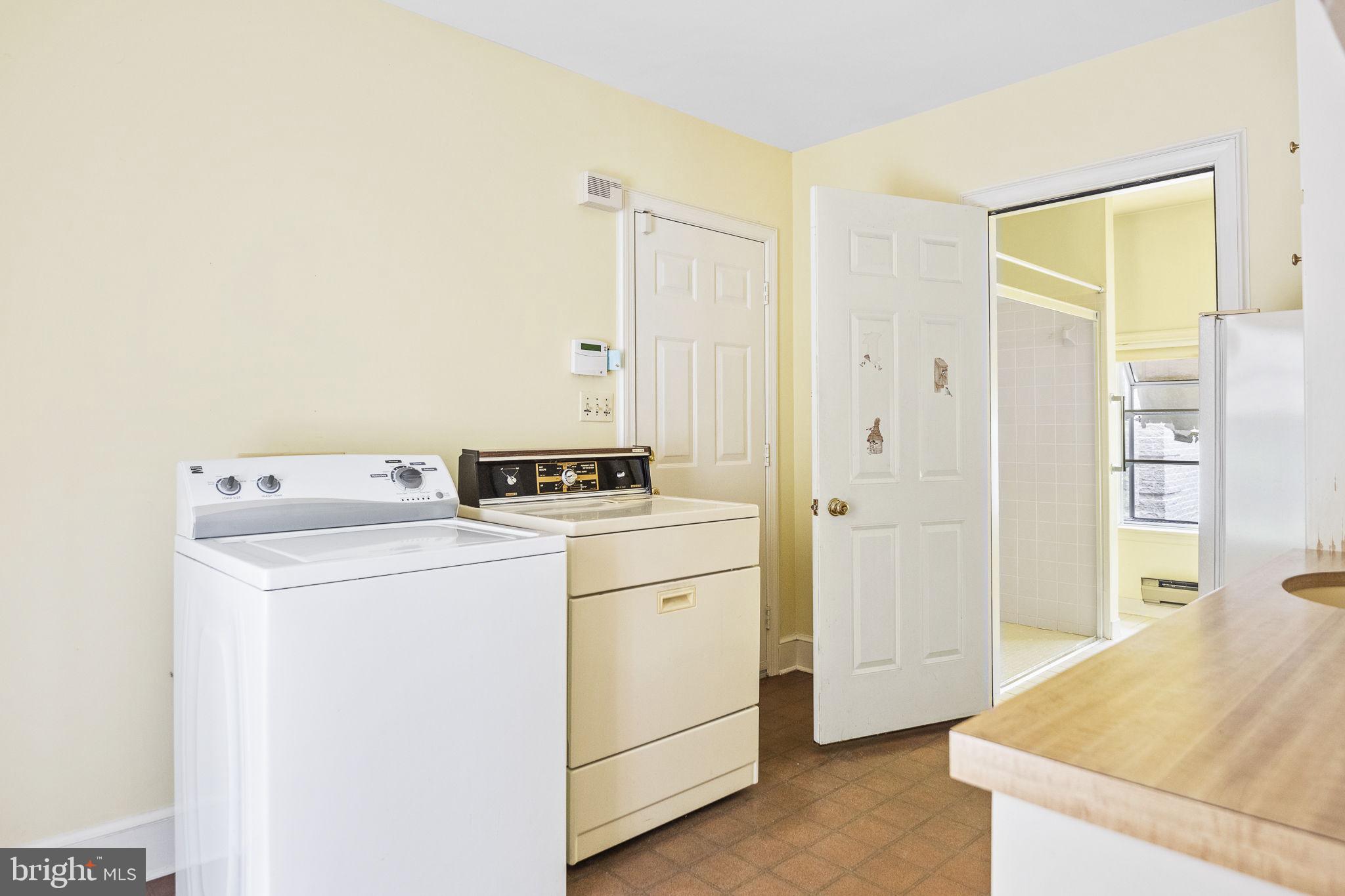 KENTSDALE ESTATES - Residential