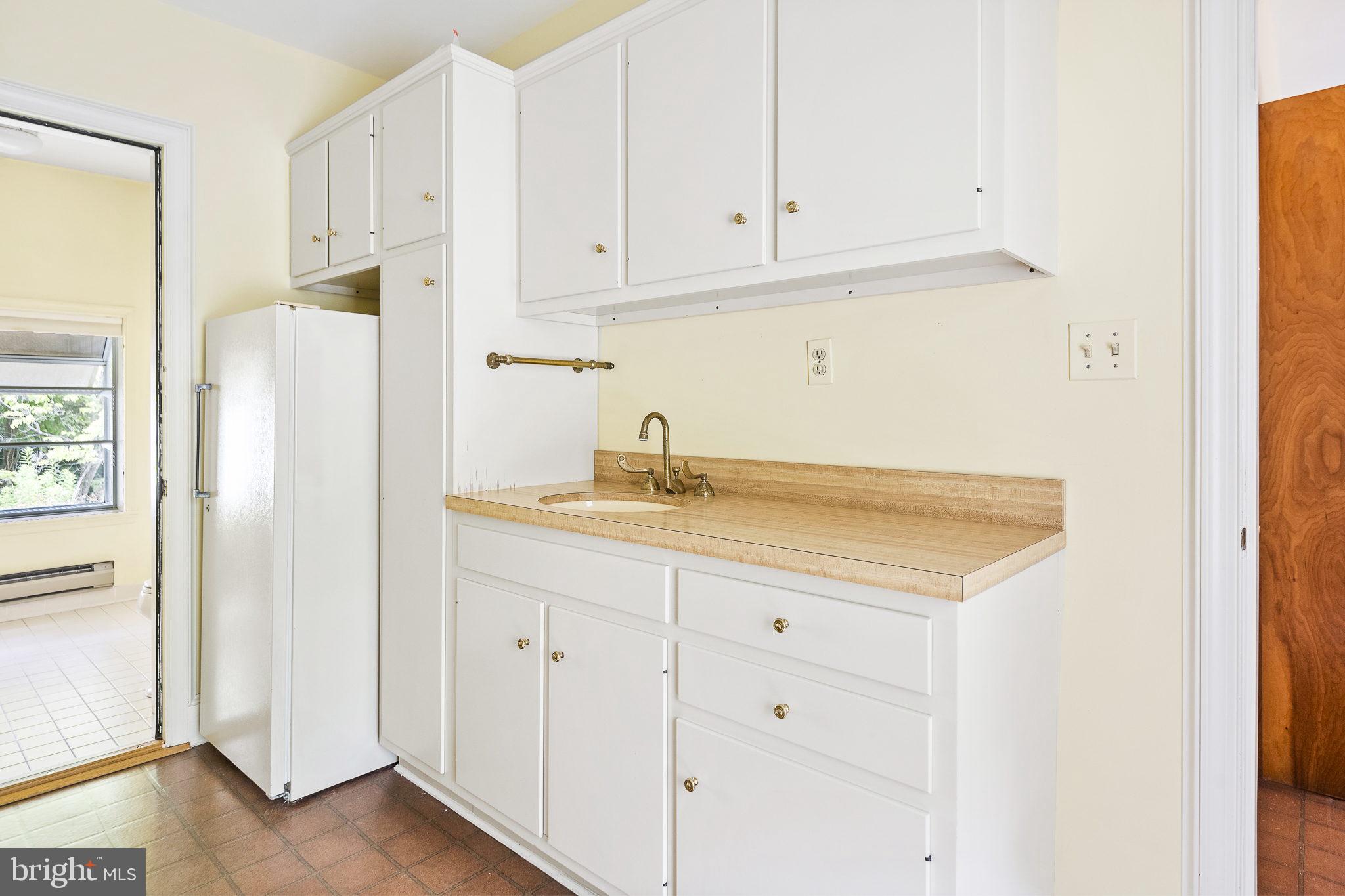 KENTSDALE ESTATES - Residential