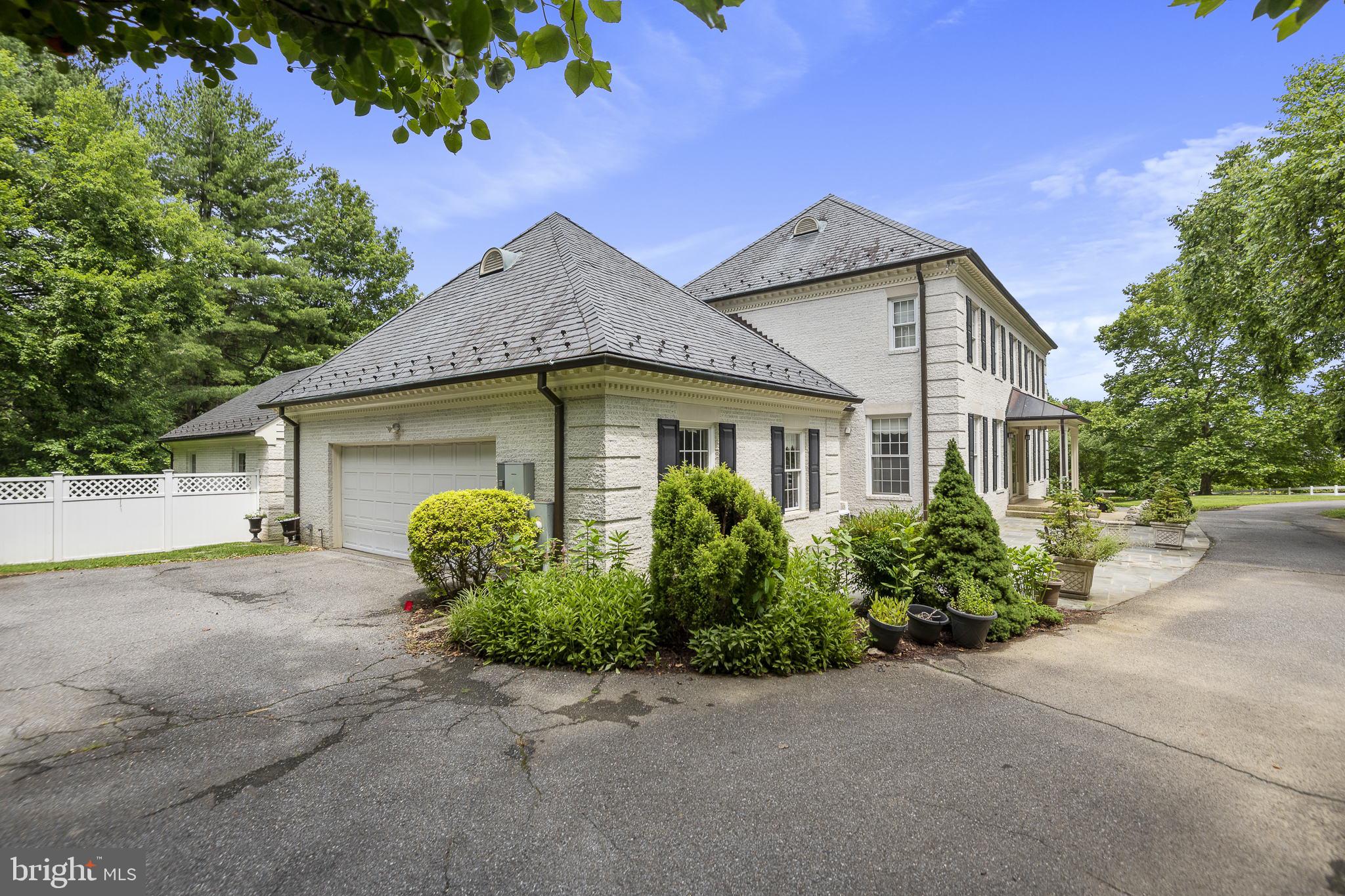 KENTSDALE ESTATES - Residential