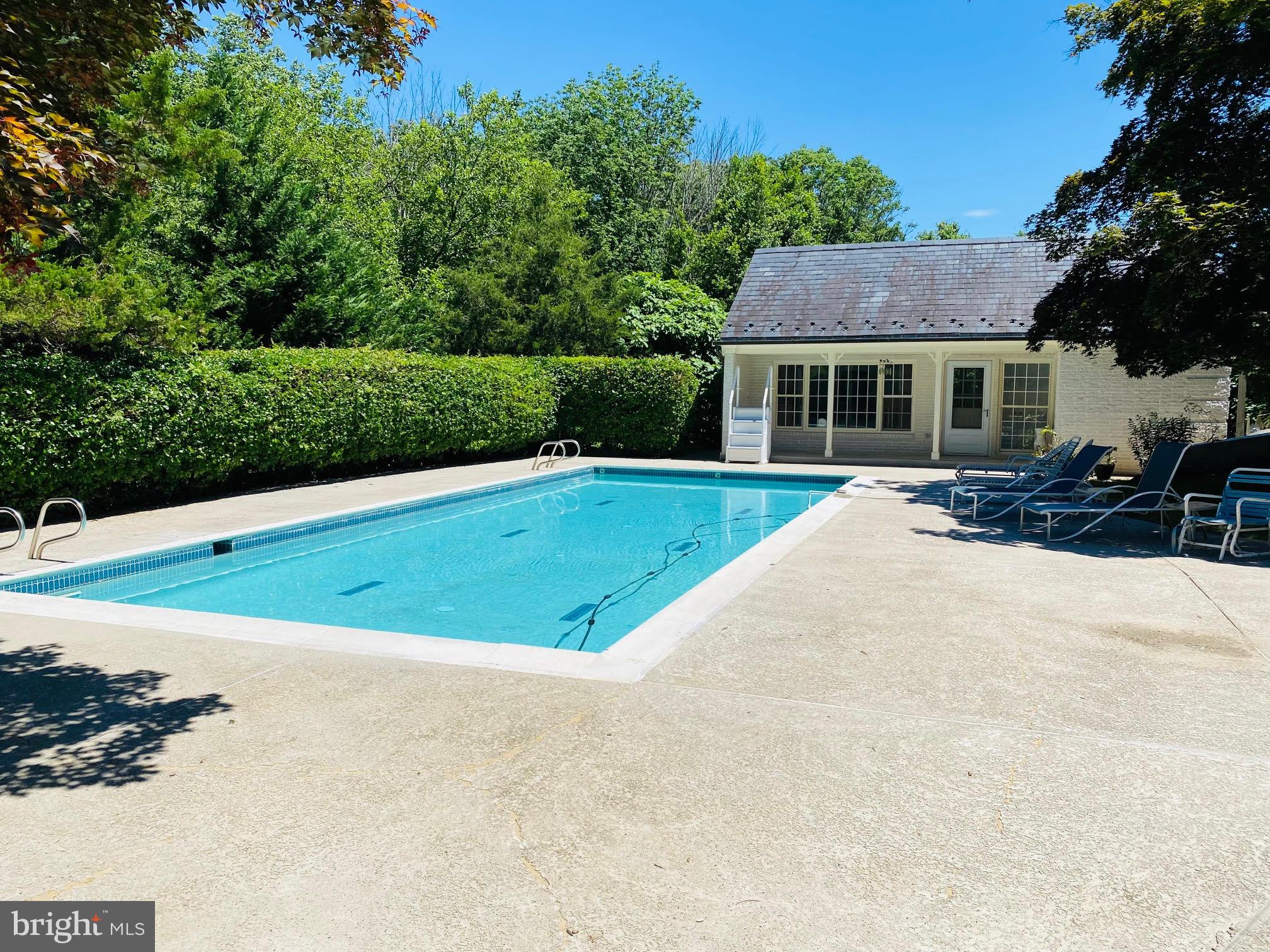 KENTSDALE ESTATES - Residential