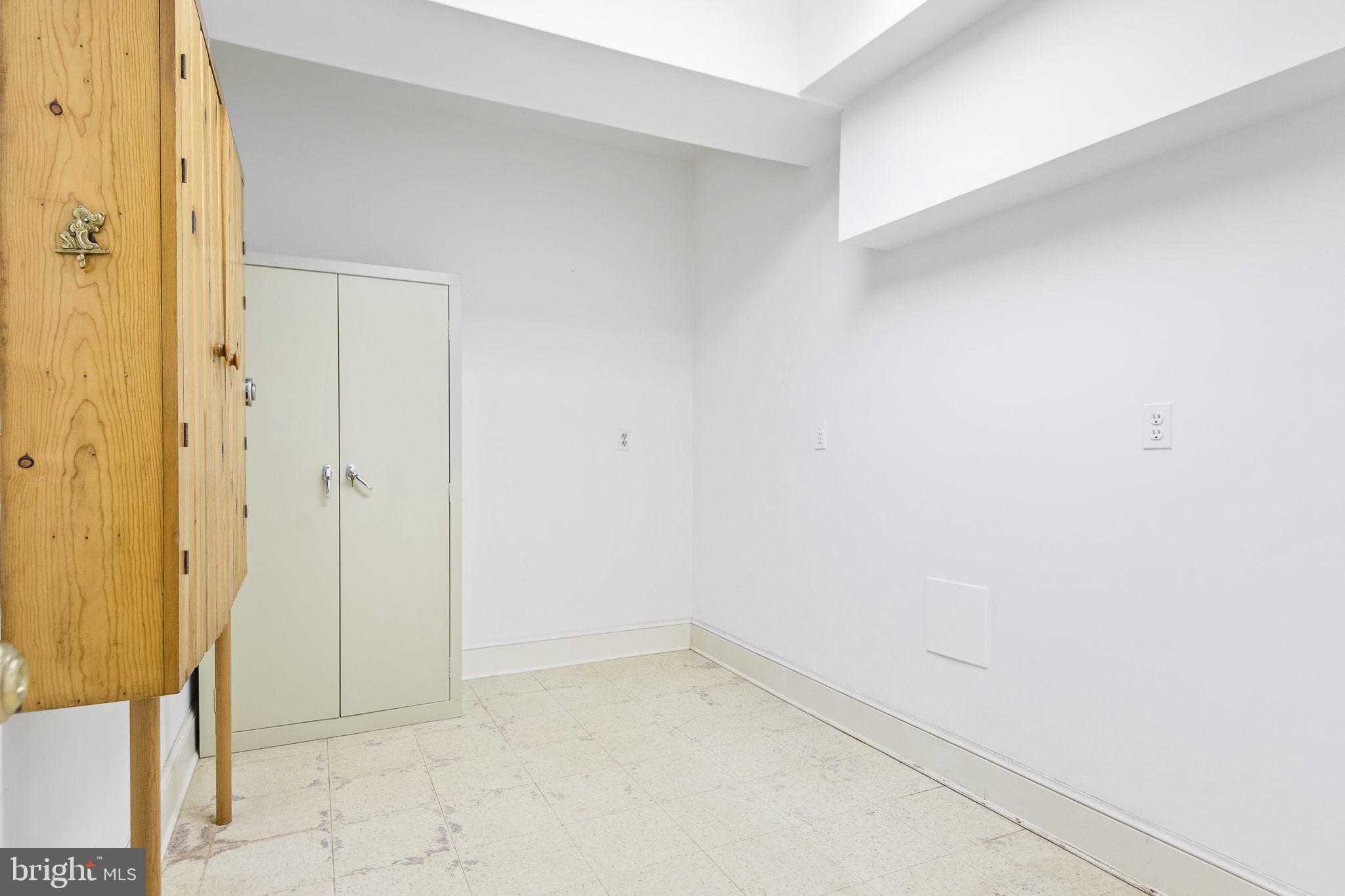 KENTSDALE ESTATES - Residential