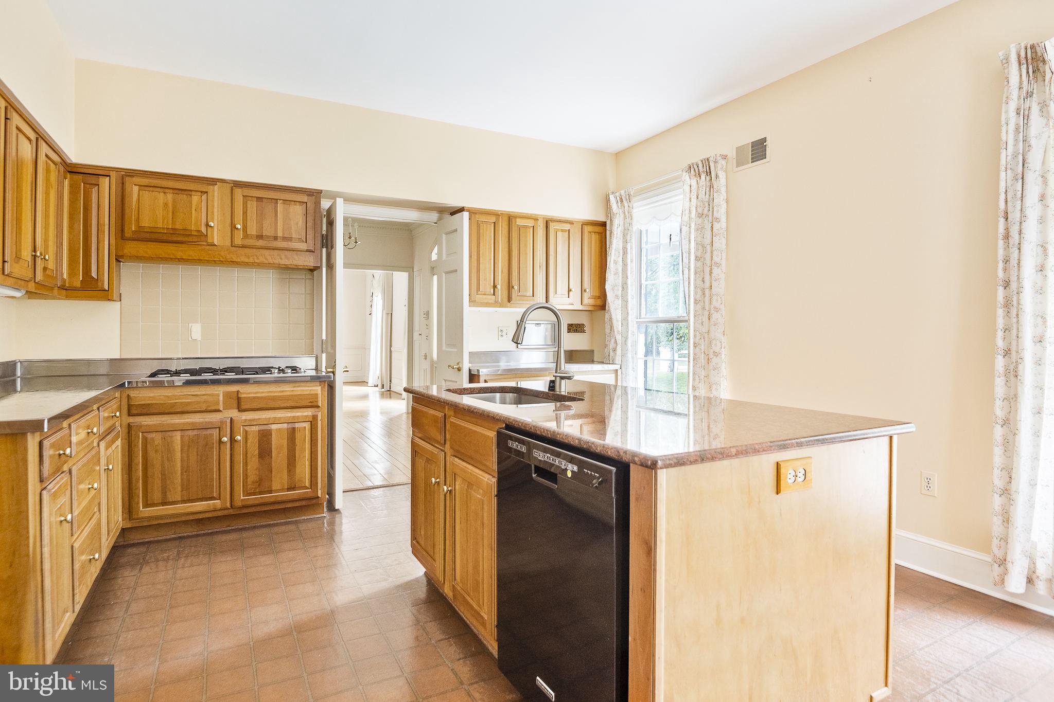 KENTSDALE ESTATES - Residential