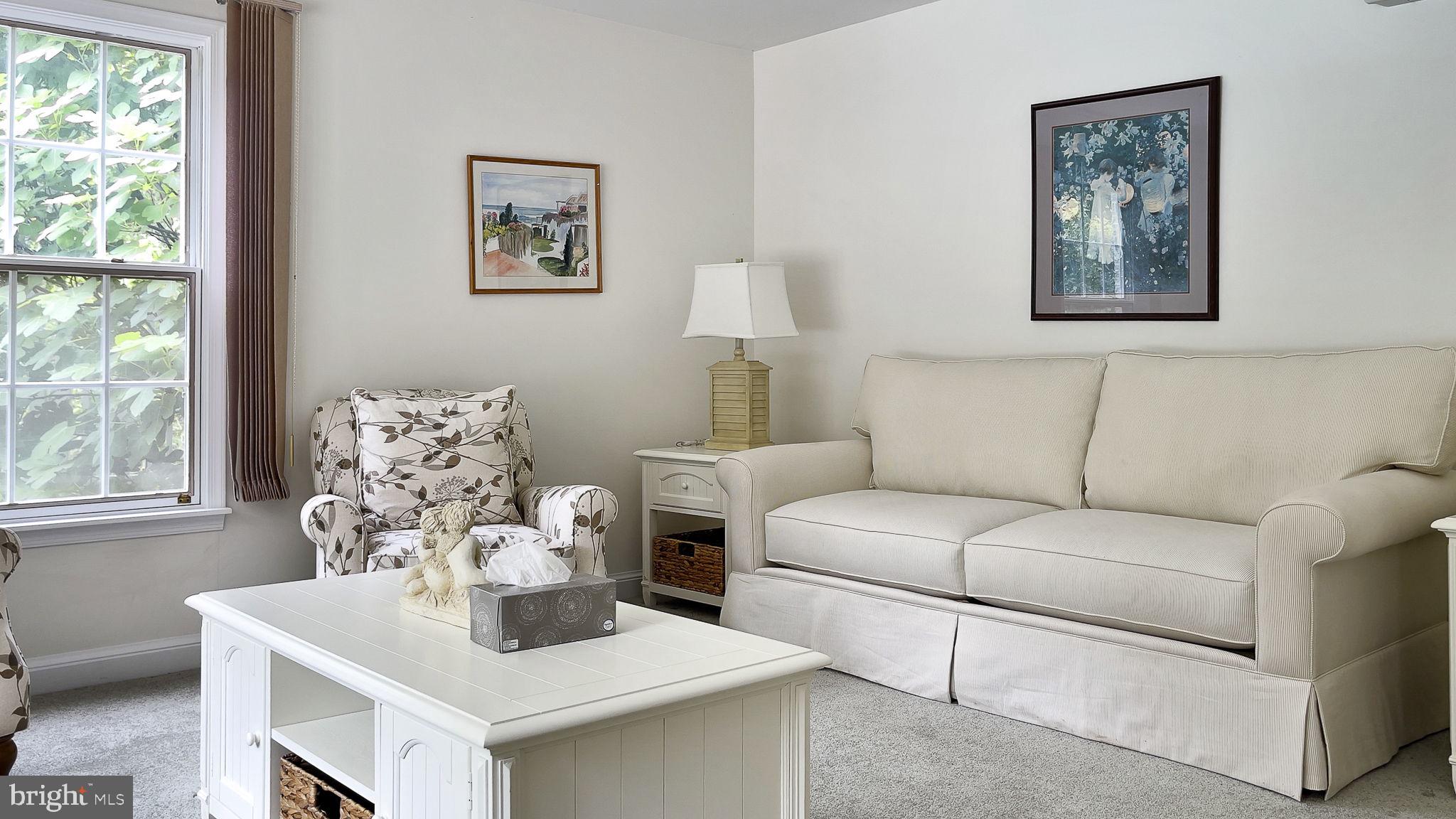 KENTSDALE ESTATES - Residential