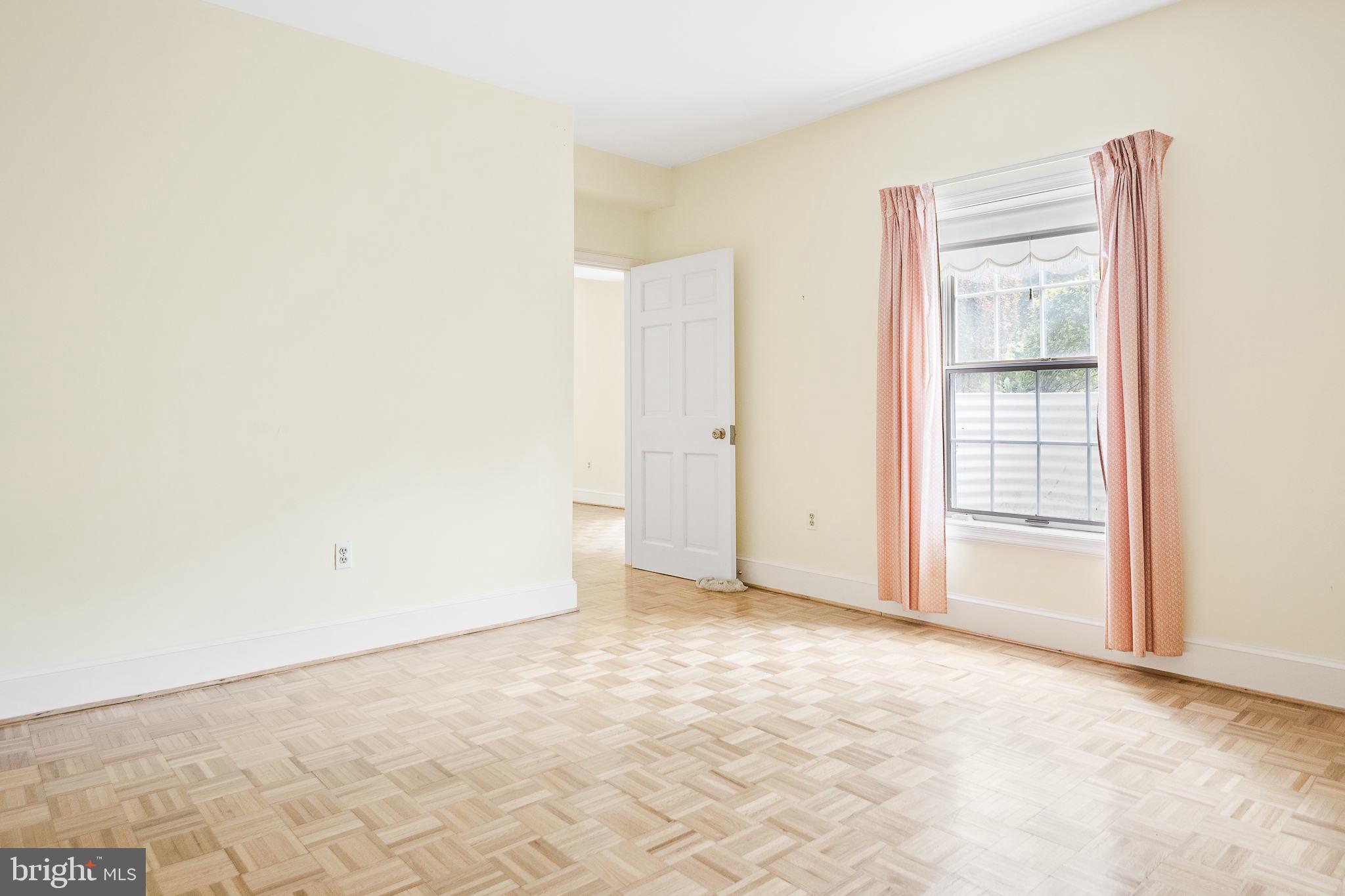 KENTSDALE ESTATES - Residential