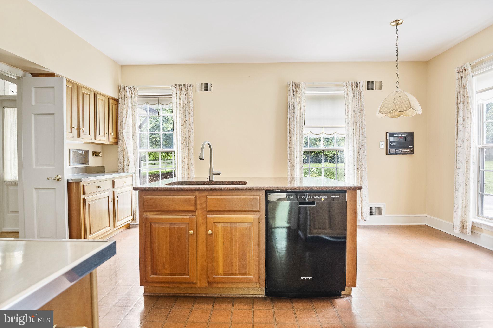 KENTSDALE ESTATES - Residential