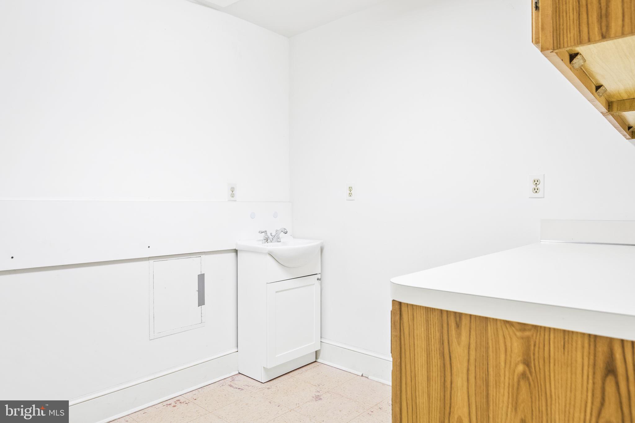 KENTSDALE ESTATES - Residential